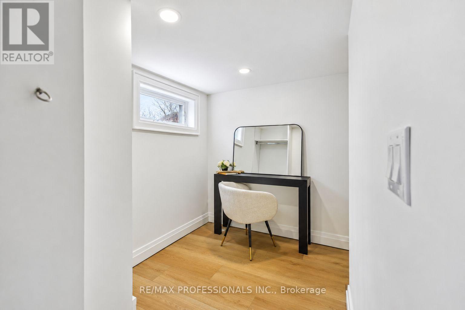 Lower - 134 Argyle Street, Toronto, Ontario  M6J 1N9 - Photo 6 - C13755302