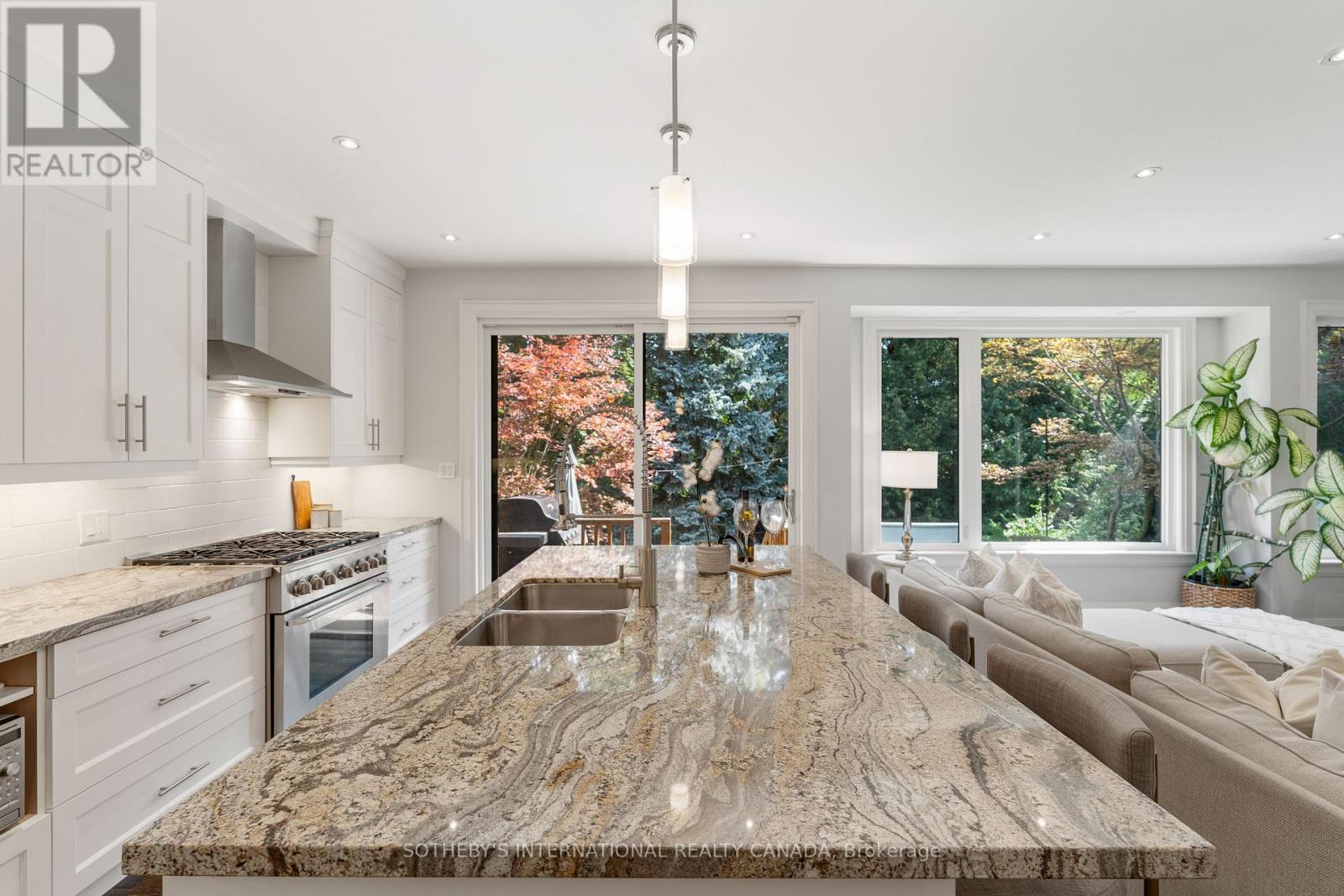 35 Belgrave Avenue, Toronto, Ontario  M5M 3S9 - Photo 19 - C13755344