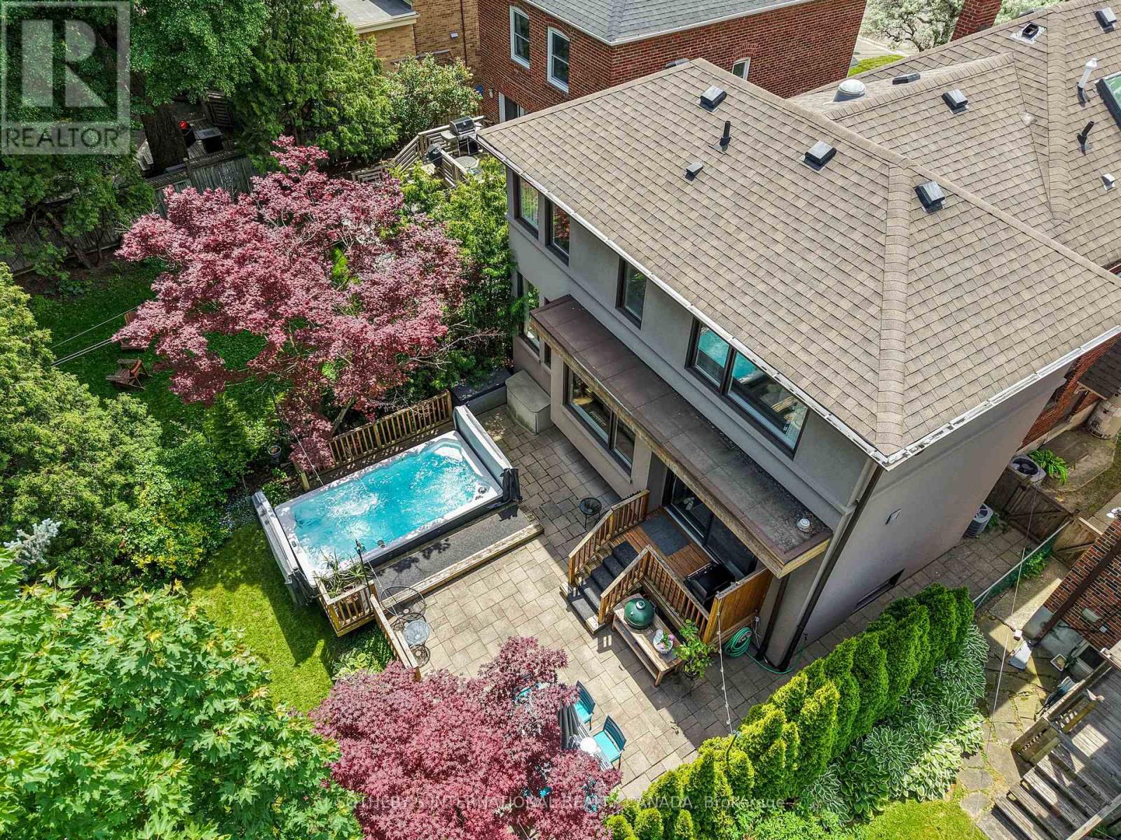 35 Belgrave Avenue, Toronto, Ontario  M5M 3S9 - Photo 2 - C13755344