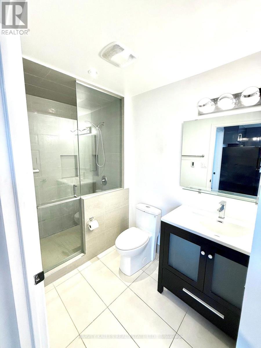 Unit B - 427 Vaughan Road, Toronto, Ontario  M6C 2P1 - Photo 6 - C13755422