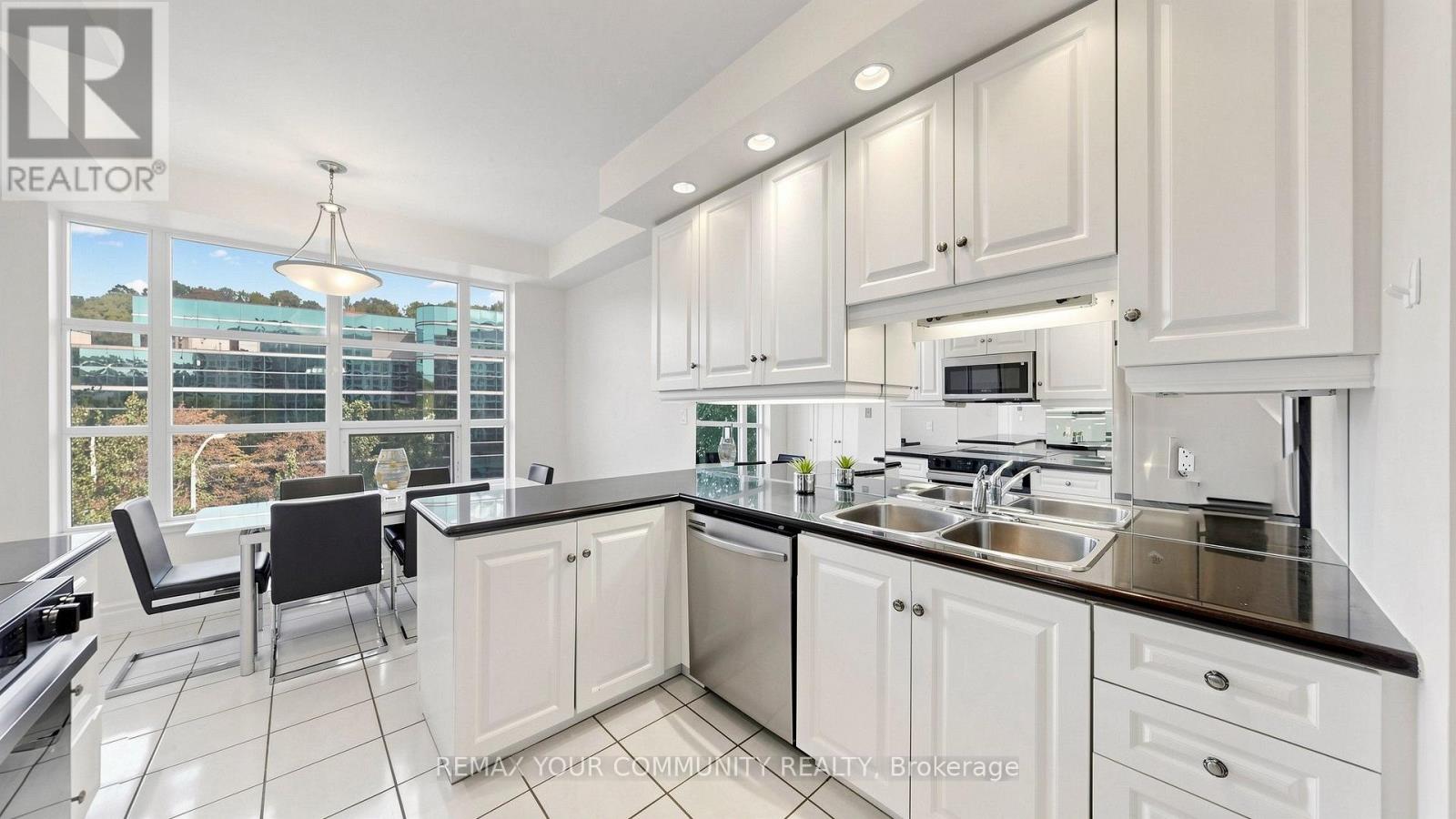 410 - 10 Old York Mills Road, Toronto, Ontario  M2P 2G9 - Photo 18 - C13755438