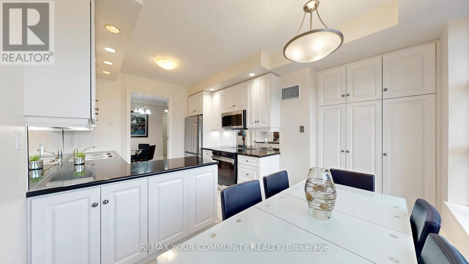 410 - 10 Old York Mills Road, Toronto, Ontario  M2P 2G9 - Photo 24 - C13755438