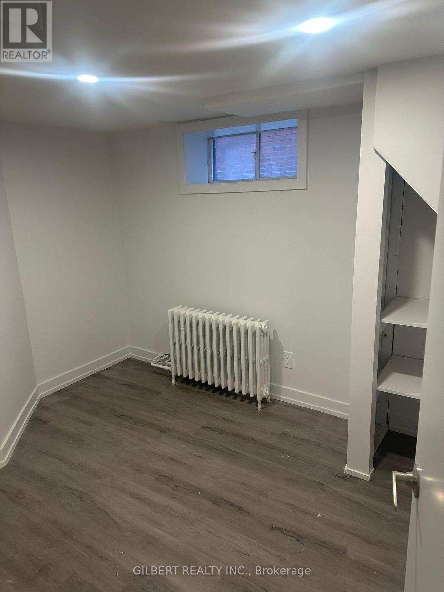 405 Westmount Avenue, Toronto, Ontario  M6E 3N4 - Photo 8 - C13755498