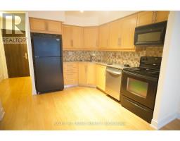20 BLUE JAYS WAY, Toronto, Ontario