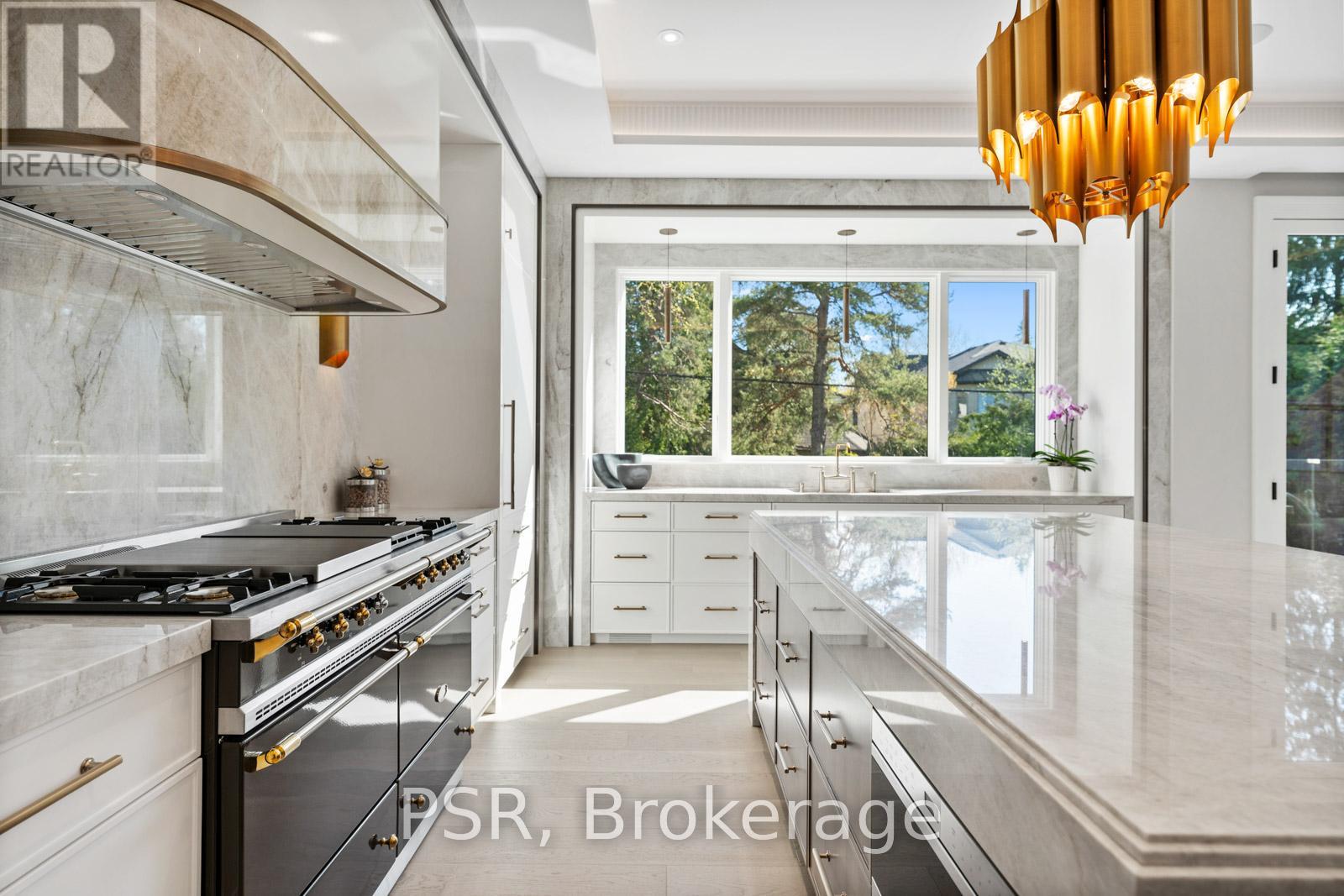 117 Yonge Boulevard, Toronto, Ontario  M5M 3H2 - Photo 10 - C13755546