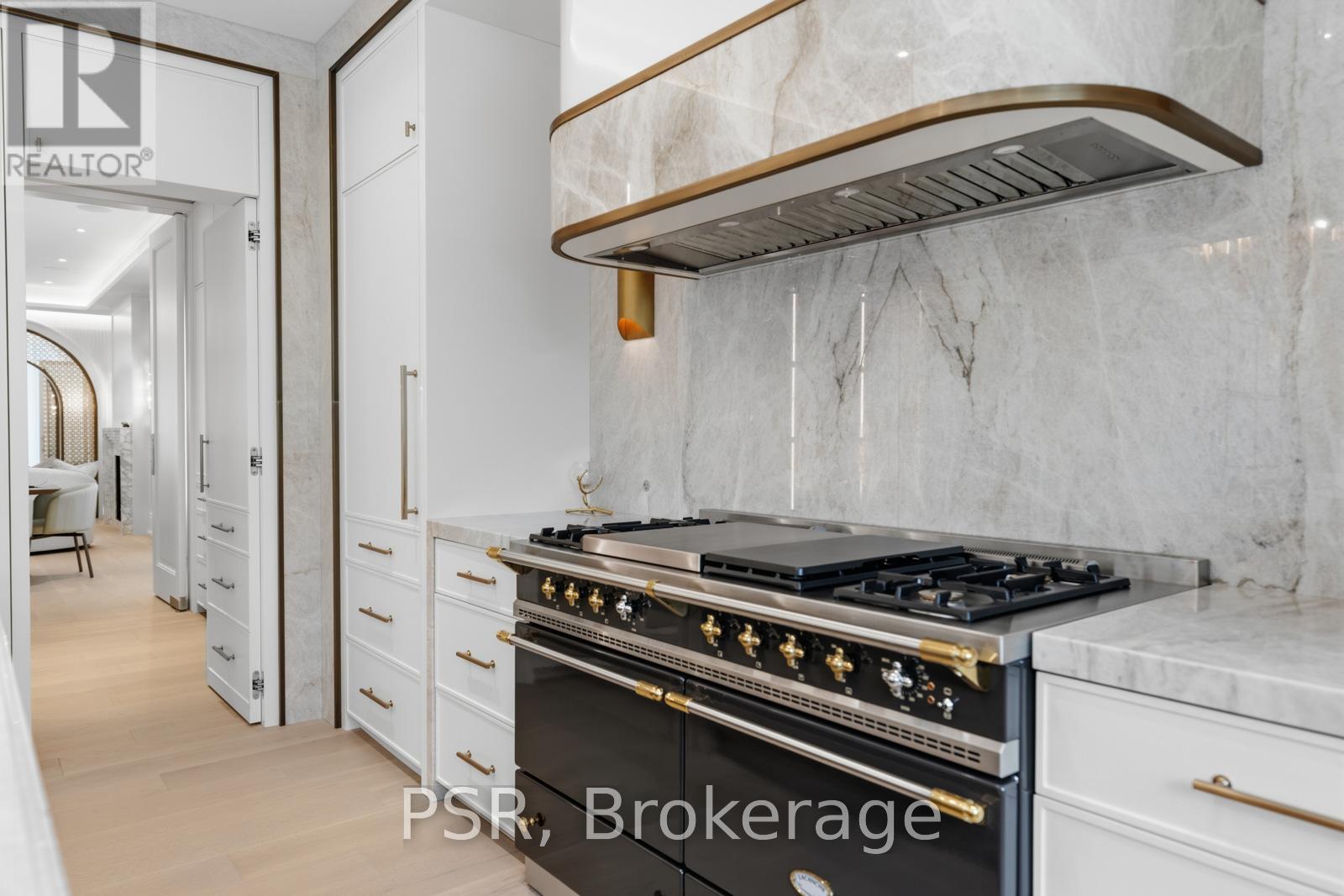 117 Yonge Boulevard, Toronto, Ontario  M5M 3H2 - Photo 12 - C13755546