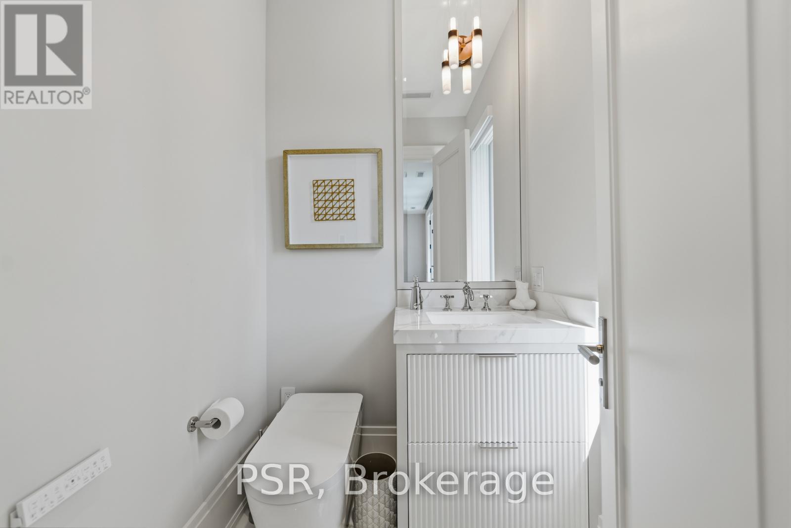 117 Yonge Boulevard, Toronto, Ontario  M5M 3H2 - Photo 22 - C13755546