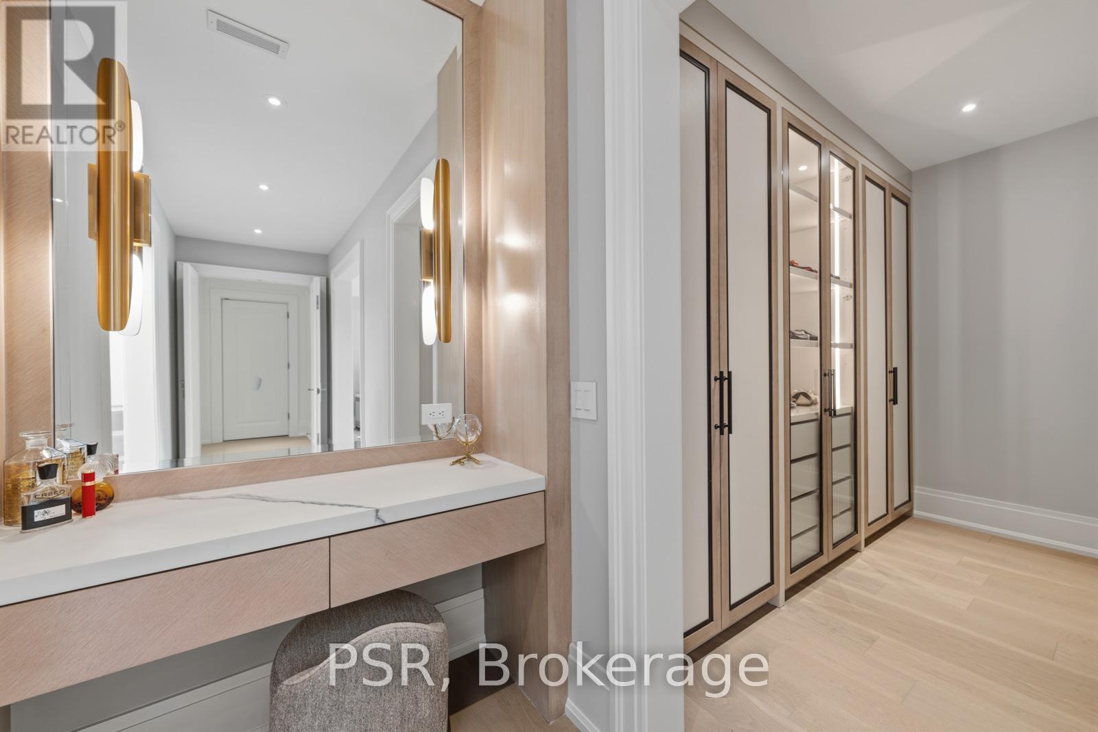 117 Yonge Boulevard, Toronto, Ontario  M5M 3H2 - Photo 25 - C13755546