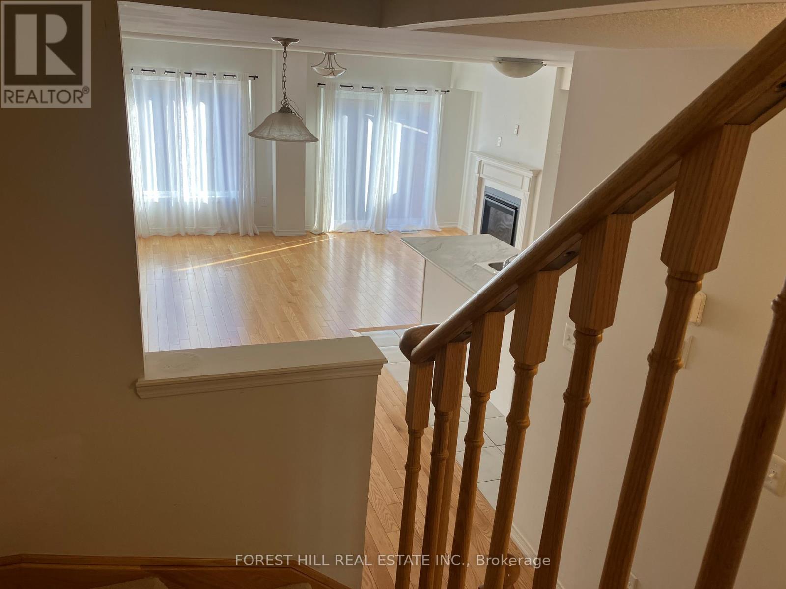 2448 Equestrian Crescent, Oshawa, Ontario  L1H 7K4 - Photo 10 - E13755464