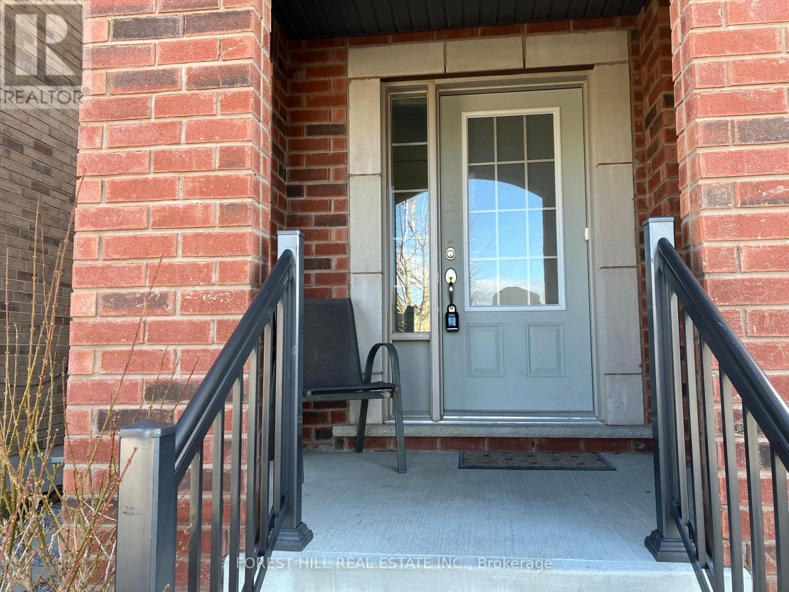 2448 Equestrian Crescent, Oshawa, Ontario  L1H 7K4 - Photo 2 - E13755464