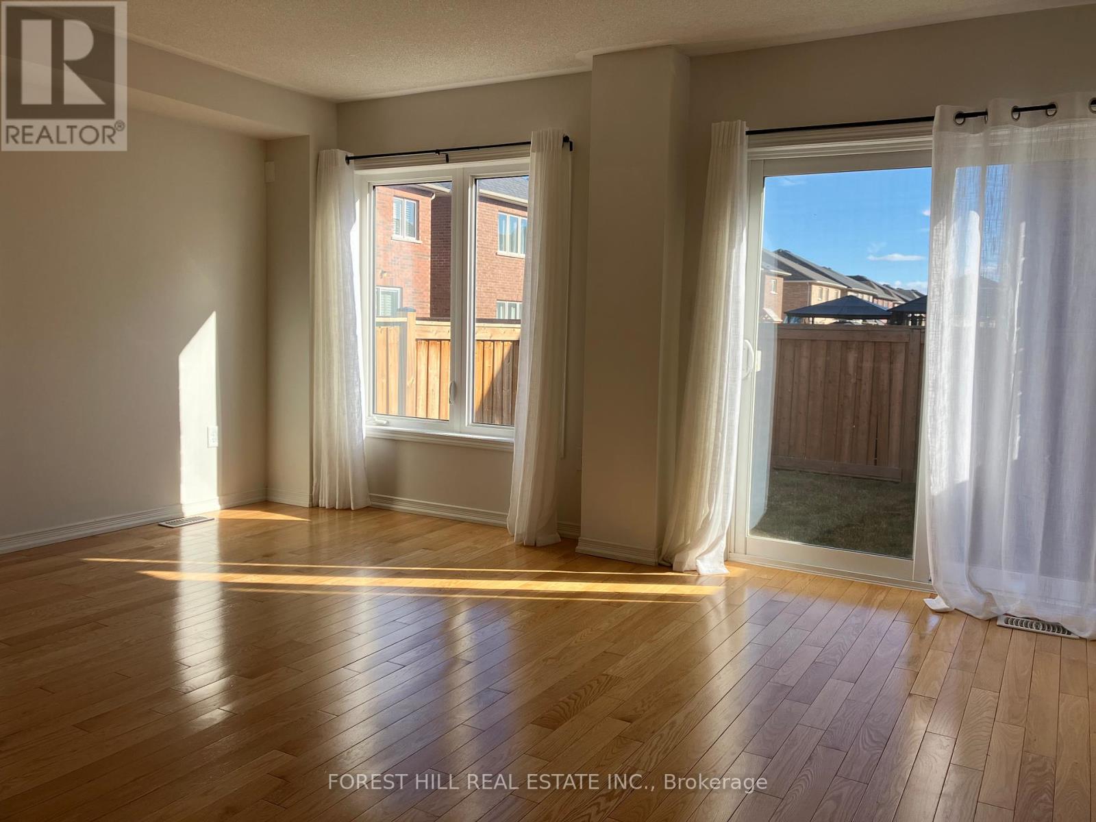 2448 Equestrian Crescent, Oshawa, Ontario  L1H 7K4 - Photo 9 - E13755464