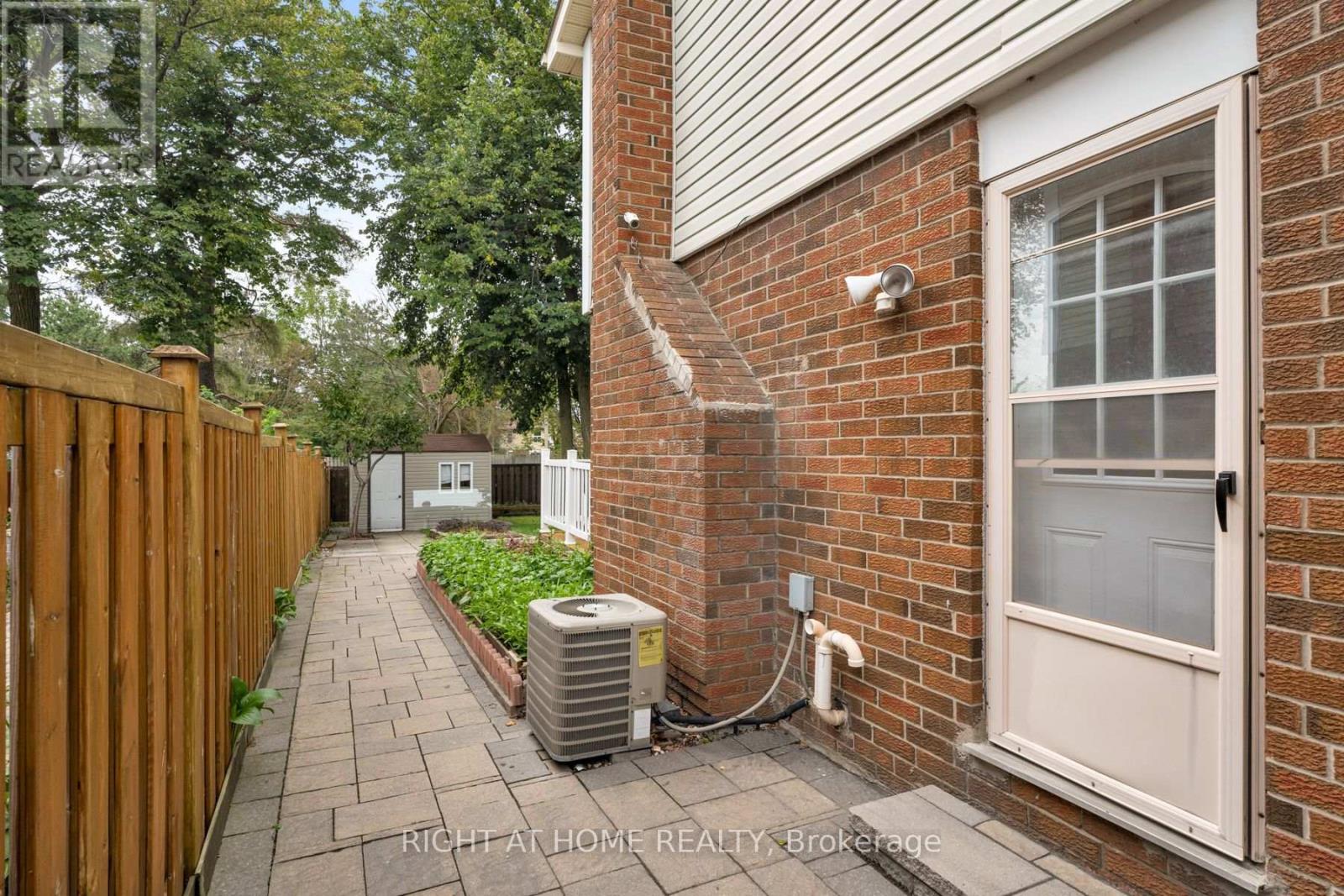 167 Goldhawk Trail, Toronto, Ontario M1V 1X1 - Photo 32 - E13755538