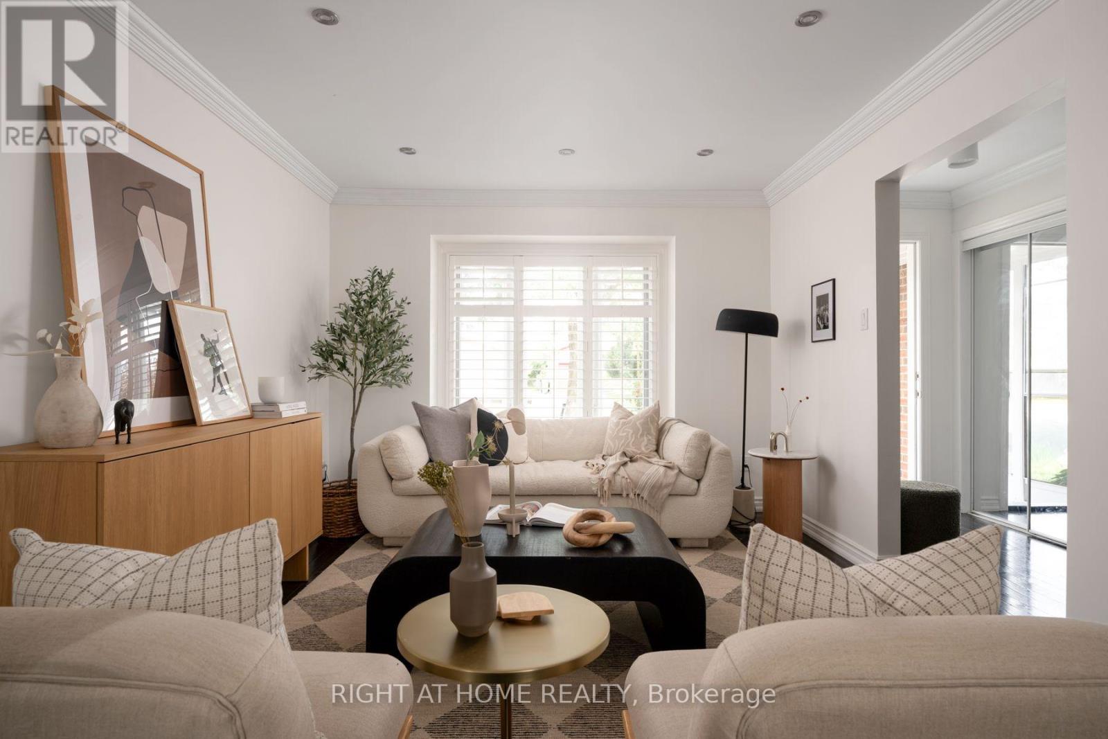 167 Goldhawk Trail, Toronto, Ontario M1V 1X1 - Photo 5 - E13755538