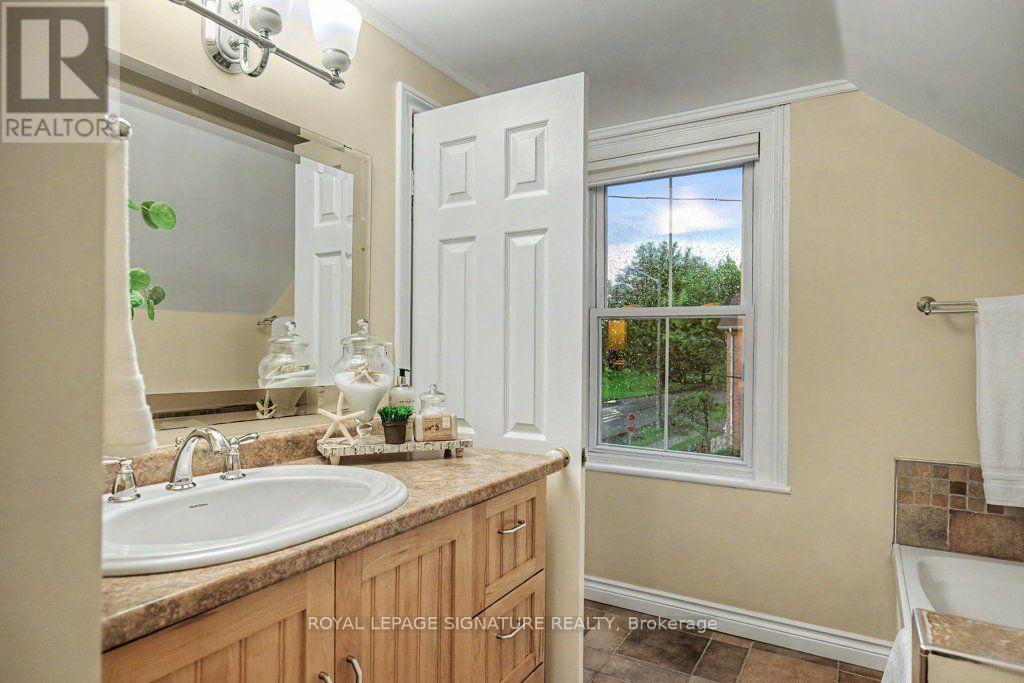 311 Byron Street N, Whitby, Ontario  L1N 4N4 - Photo 22 - E13755610