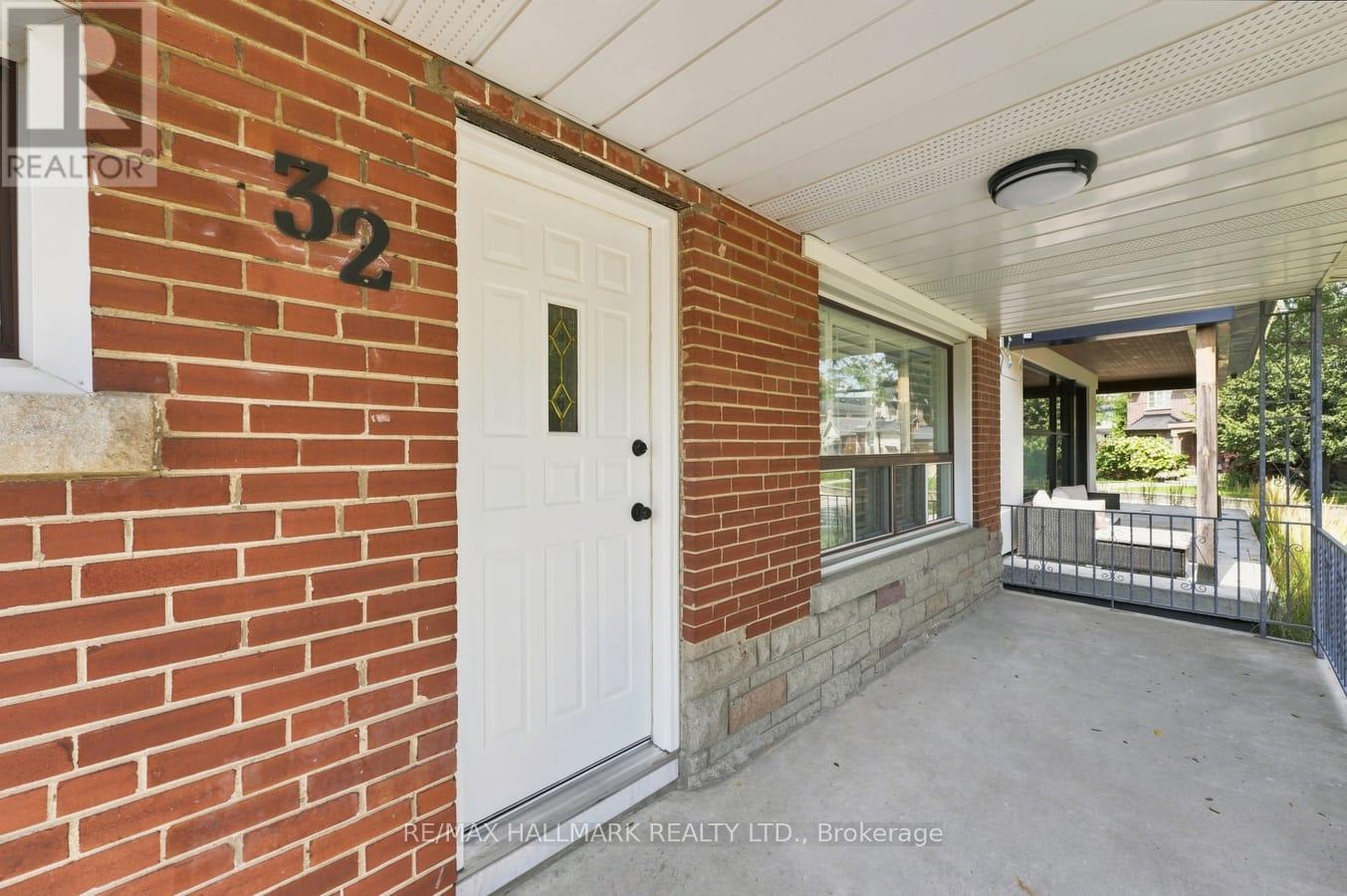 32 Denvale Road, Toronto, Ontario  M4B 3B5 - Photo 2 - E13755612
