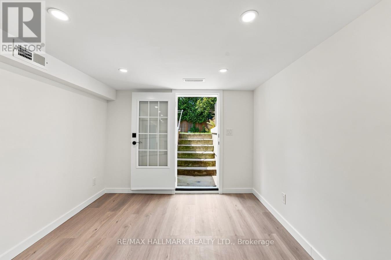 32 Denvale Road, Toronto, Ontario  M4B 3B5 - Photo 21 - E13755612