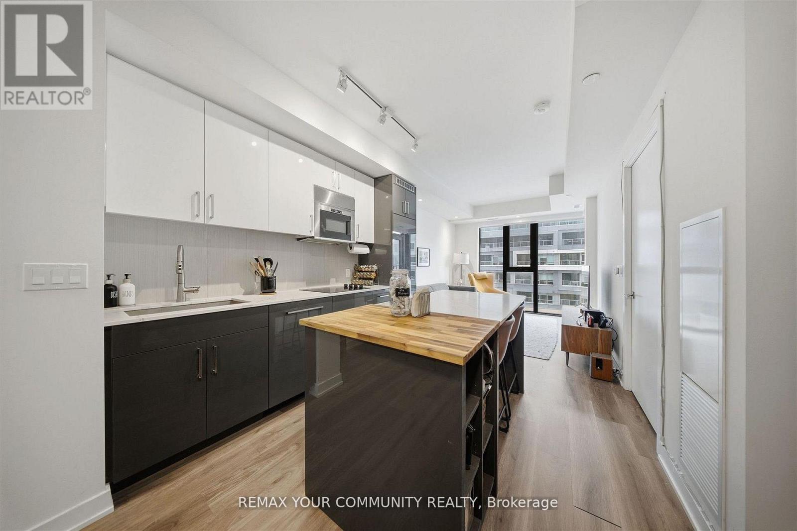 808 - 840 St Clair Avenue W, Toronto, Ontario  M6C 0A4 - Photo 4 - C13754808