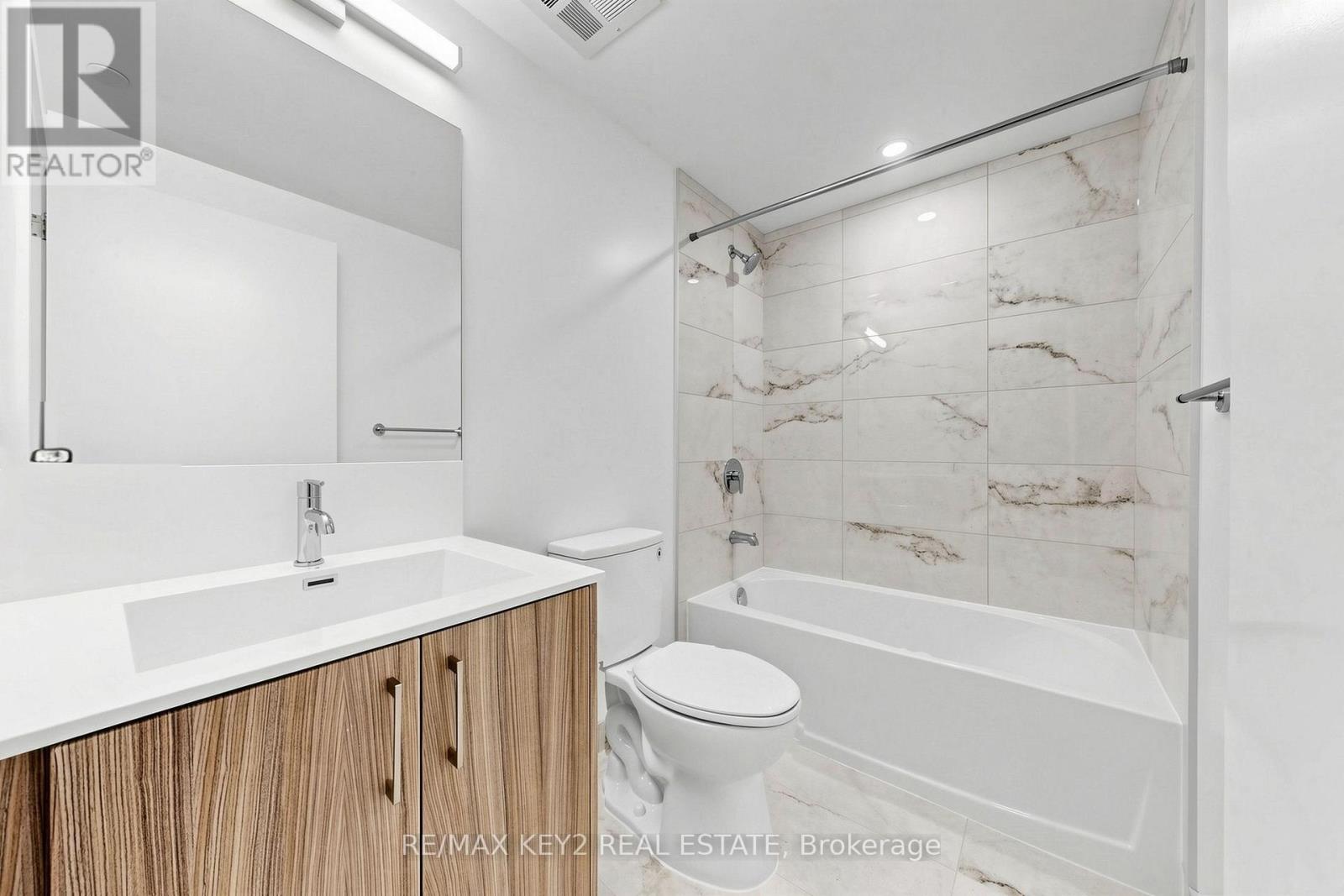 1712 - 4010 Eglinton Avenue W, Toronto, Ontario  M9A 0G5 - Photo 19 - W13717680