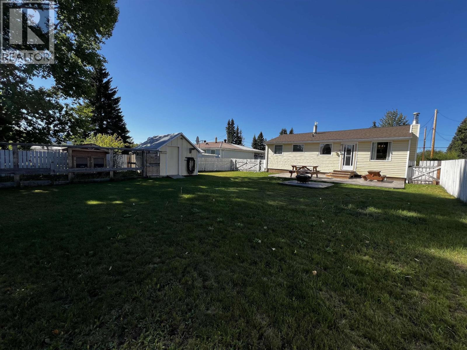 50 Chowsunket Street, Fraser Lake, British Columbia  V0J 1S0 - Photo 6 - R3161895