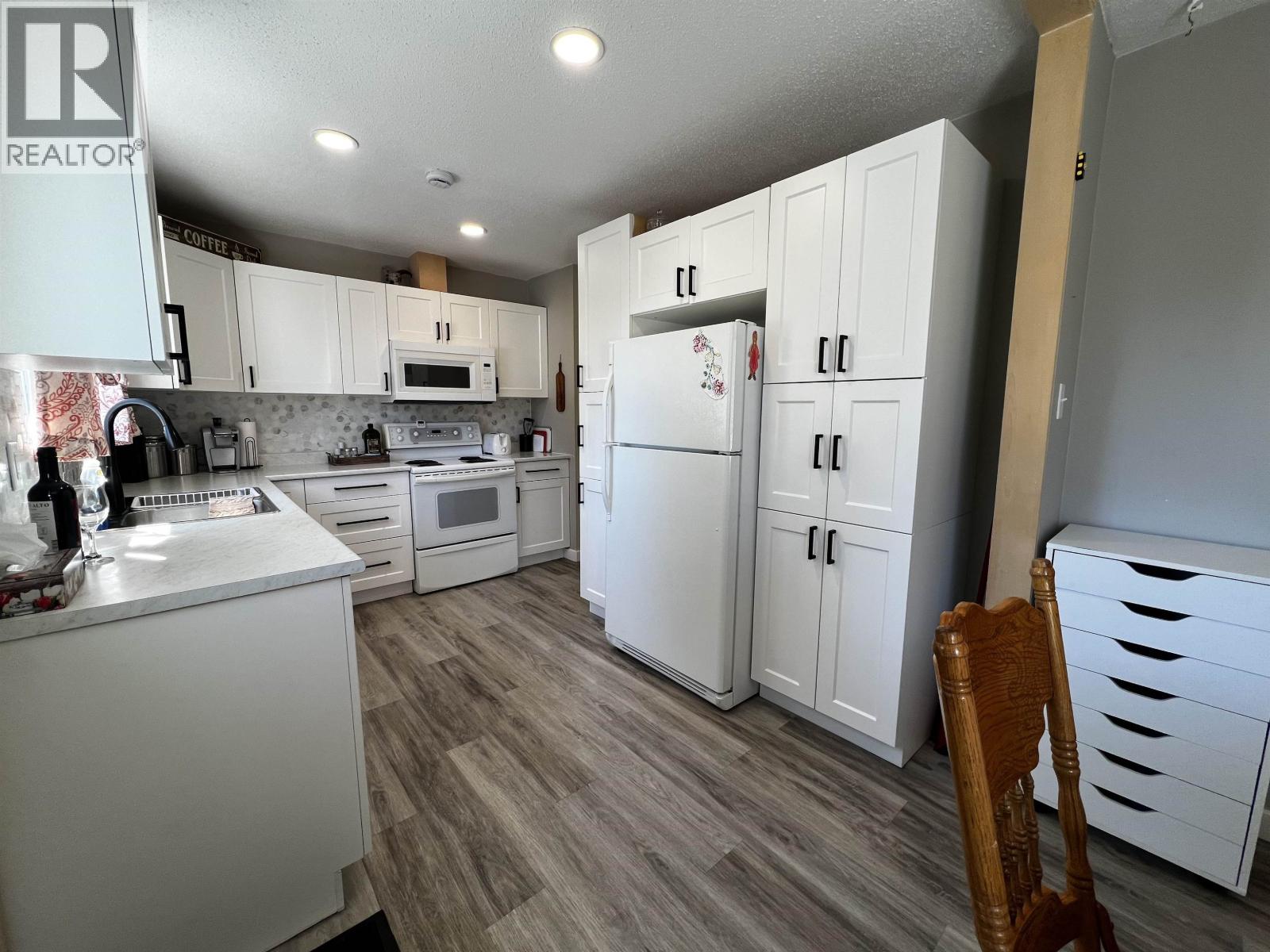 50 Chowsunket Street, Fraser Lake, British Columbia  V0J 1S0 - Photo 8 - R3161895