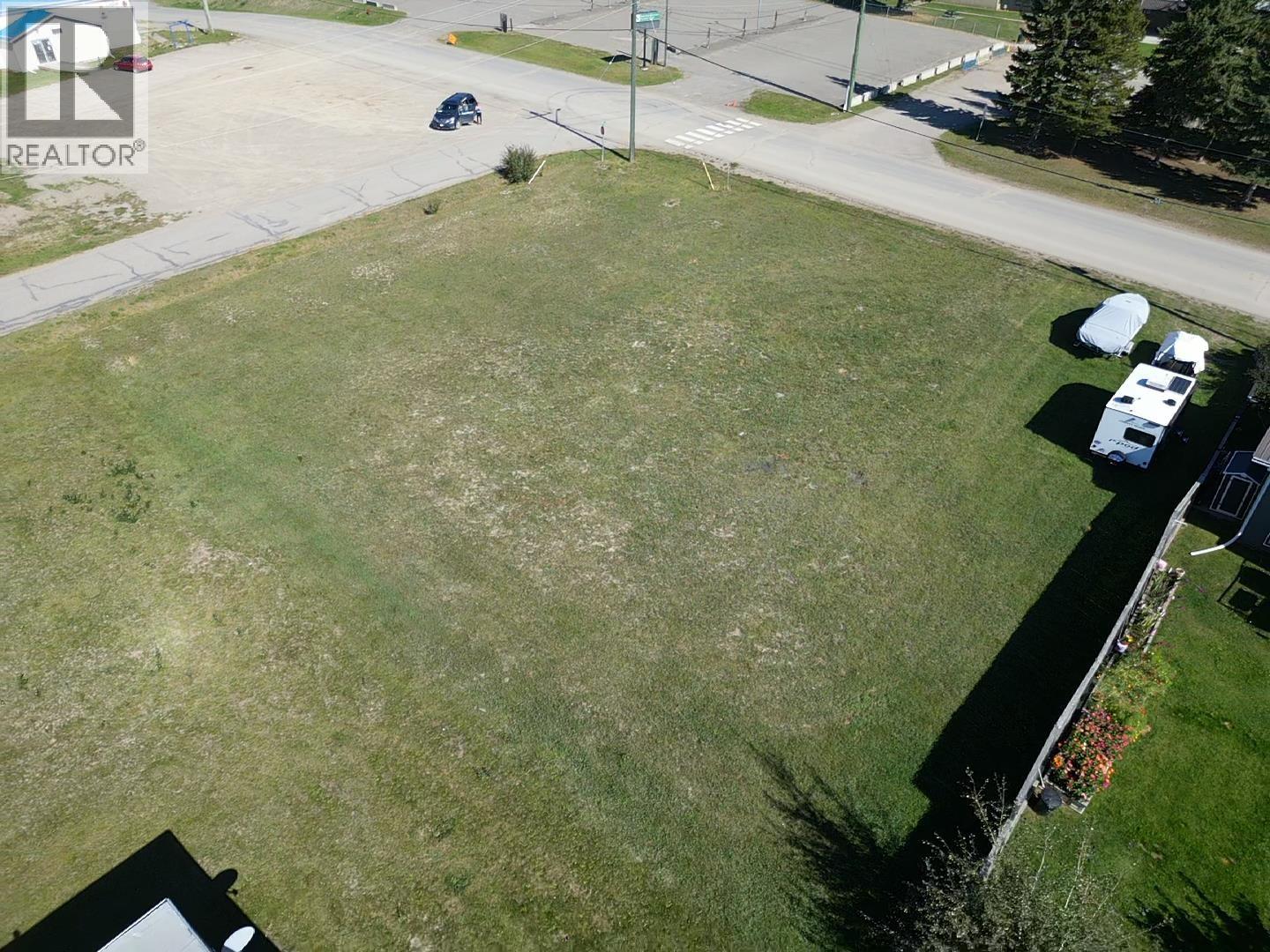 115 Chowsunket Street, Fraser Lake, British Columbia  V0J 1S0 - Photo 2 - R3161921