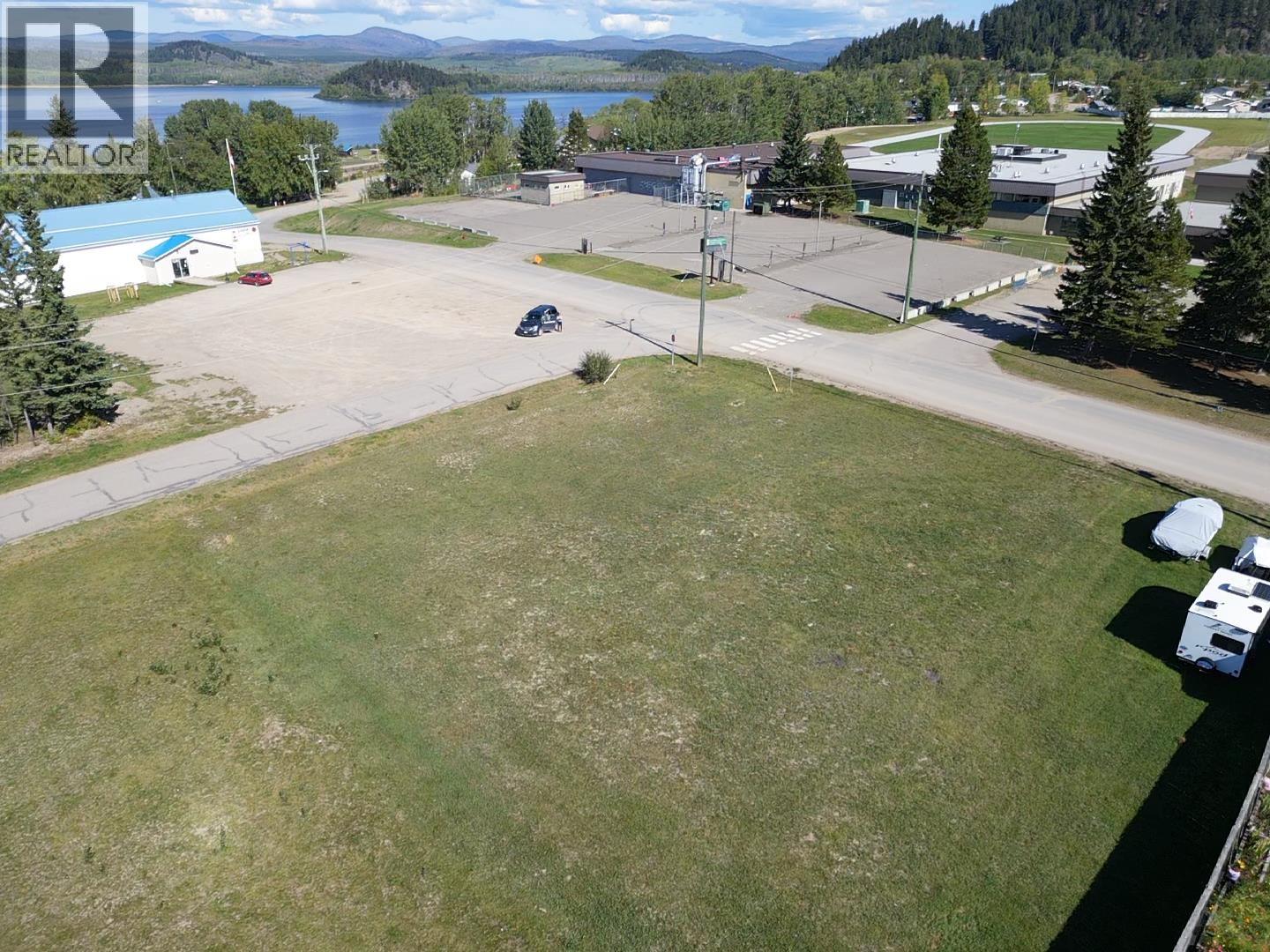 121 Chowsunket Street, Fraser Lake, British Columbia  V0J 1S0 - Photo 2 - R3161920