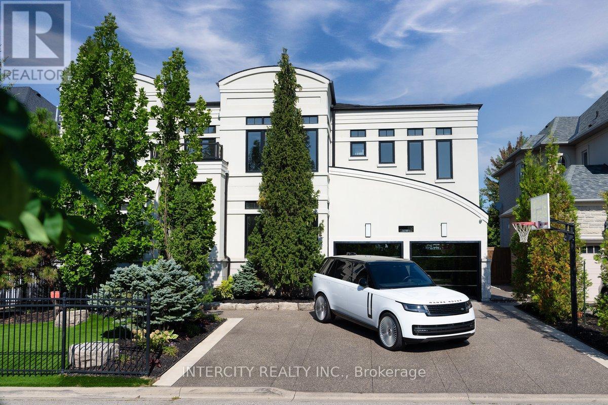 102 COOK'S MILL CRESCENT, Vaughan, Ontario