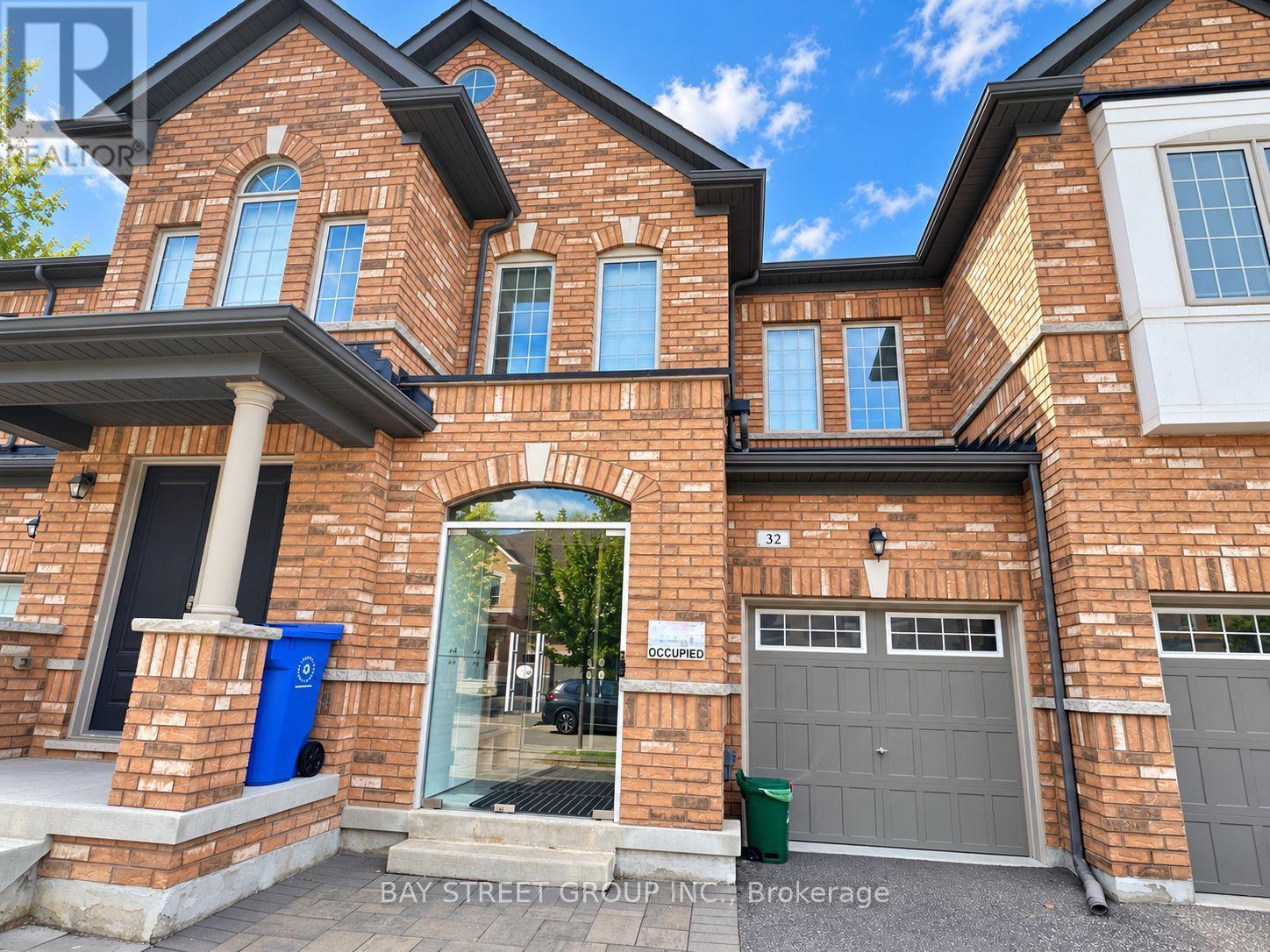 32 CAPREOL AVENUE, Aurora, Ontario