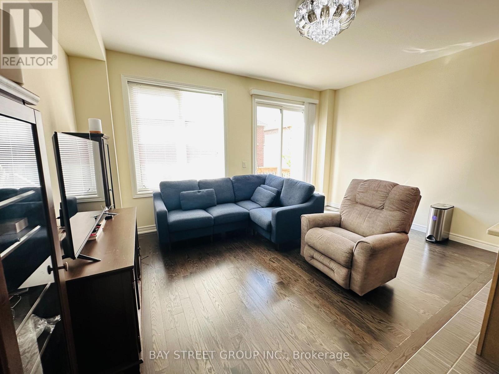 32 Capreol Avenue, Aurora, Ontario  L4G 7C4 - Photo 15 - N13755382
