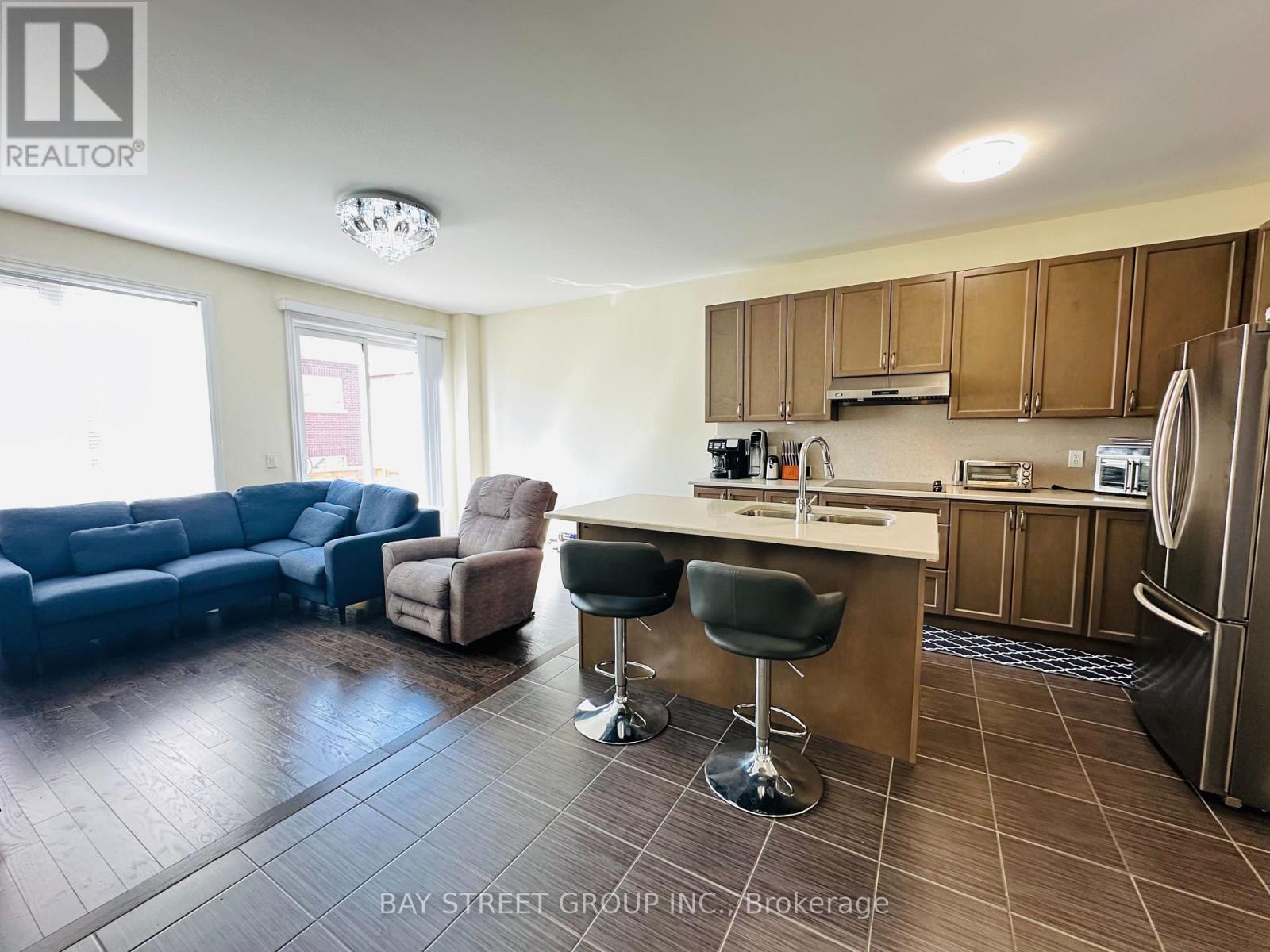 32 Capreol Avenue, Aurora, Ontario  L4G 7C4 - Photo 7 - N13755382