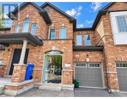 32 CAPREOL AVENUE, Aurora, Ontario