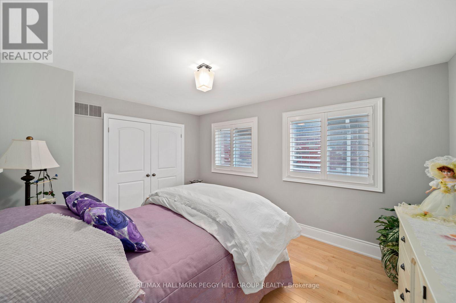 36 Auburn Court, Barrie (Ardagh), Ontario  L4N 6G9 - Photo 10 - S13755274