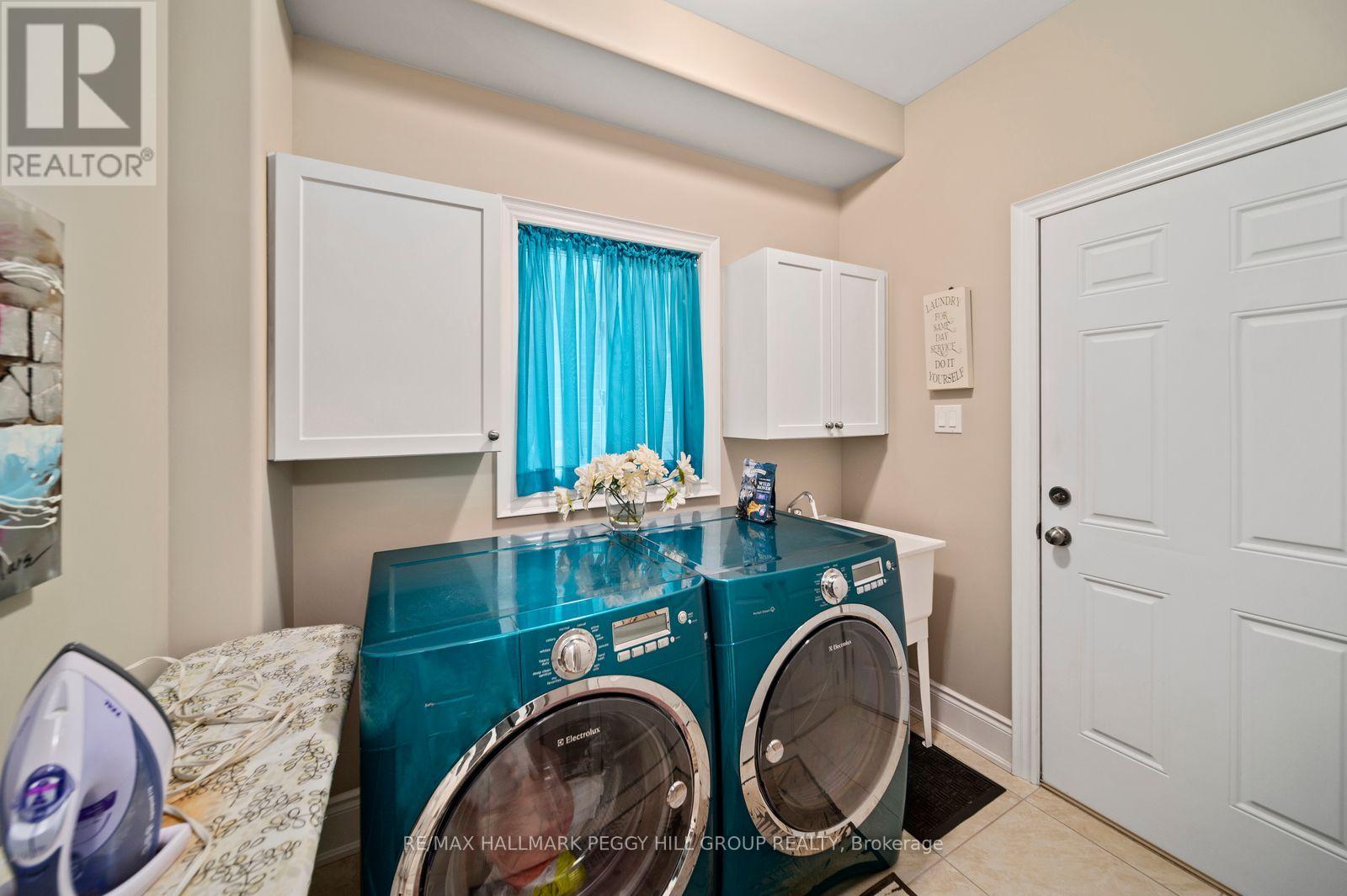 36 Auburn Court, Barrie (Ardagh), Ontario  L4N 6G9 - Photo 6 - S13755274