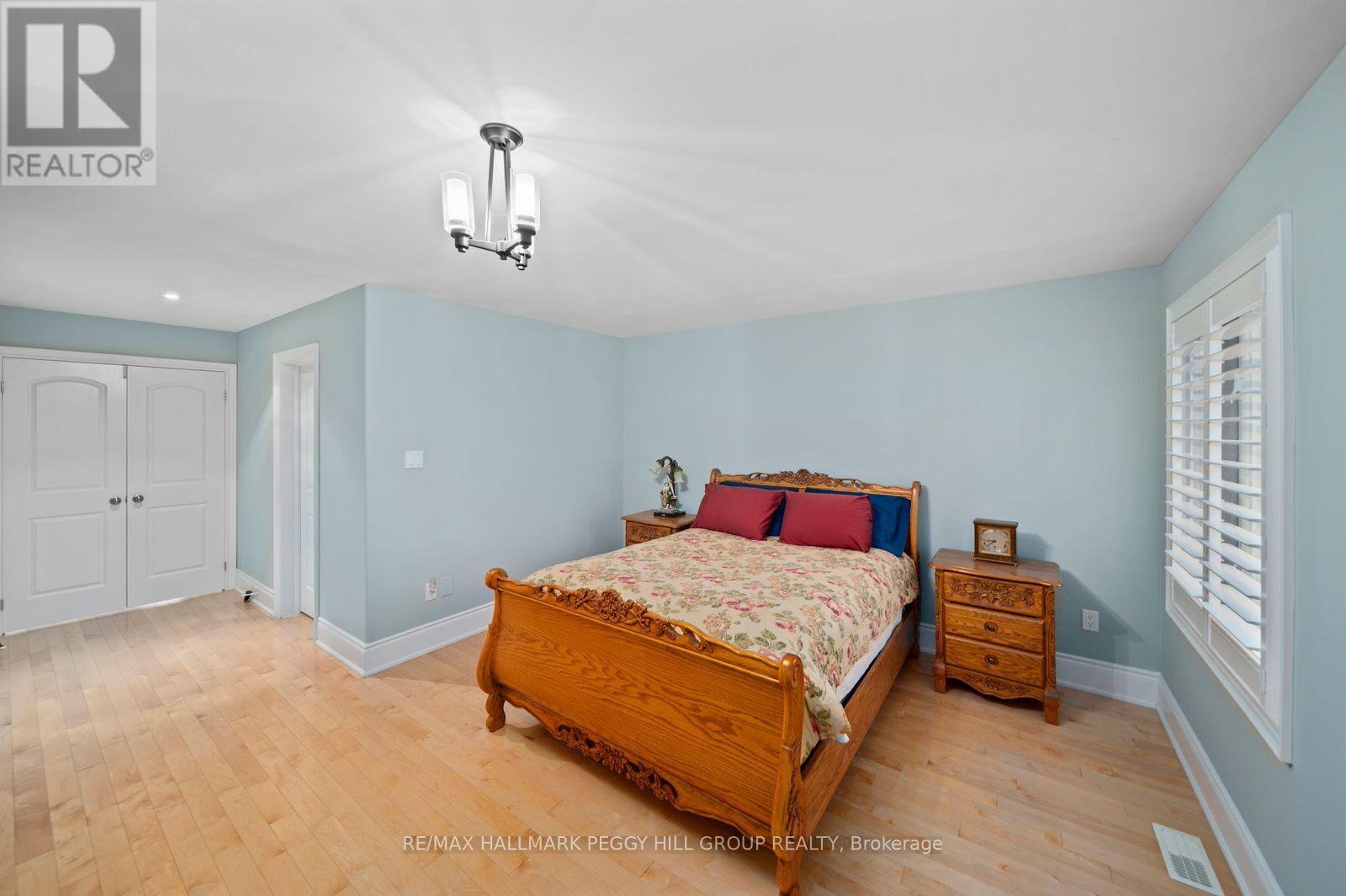 36 Auburn Court, Barrie (Ardagh), Ontario  L4N 6G9 - Photo 7 - S13755274