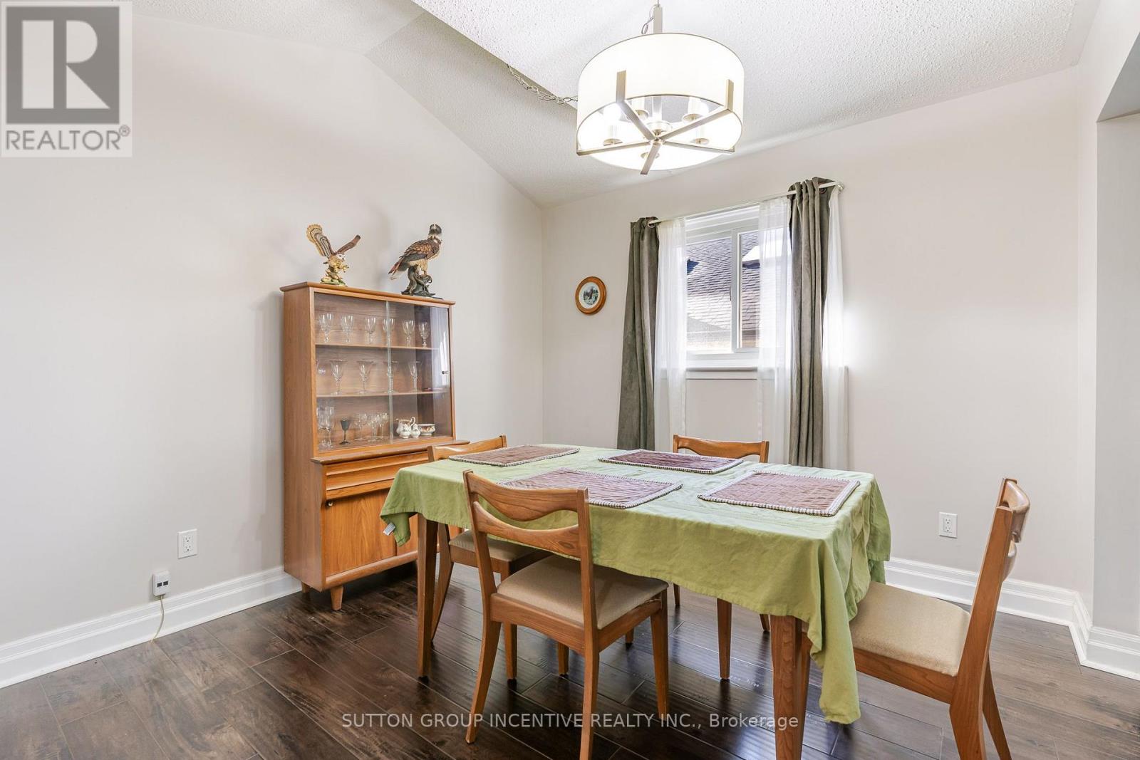 39 Carol Road, Barrie (Allandale Heights), Ontario  L4N 3P6 - Photo 12 - S13755354