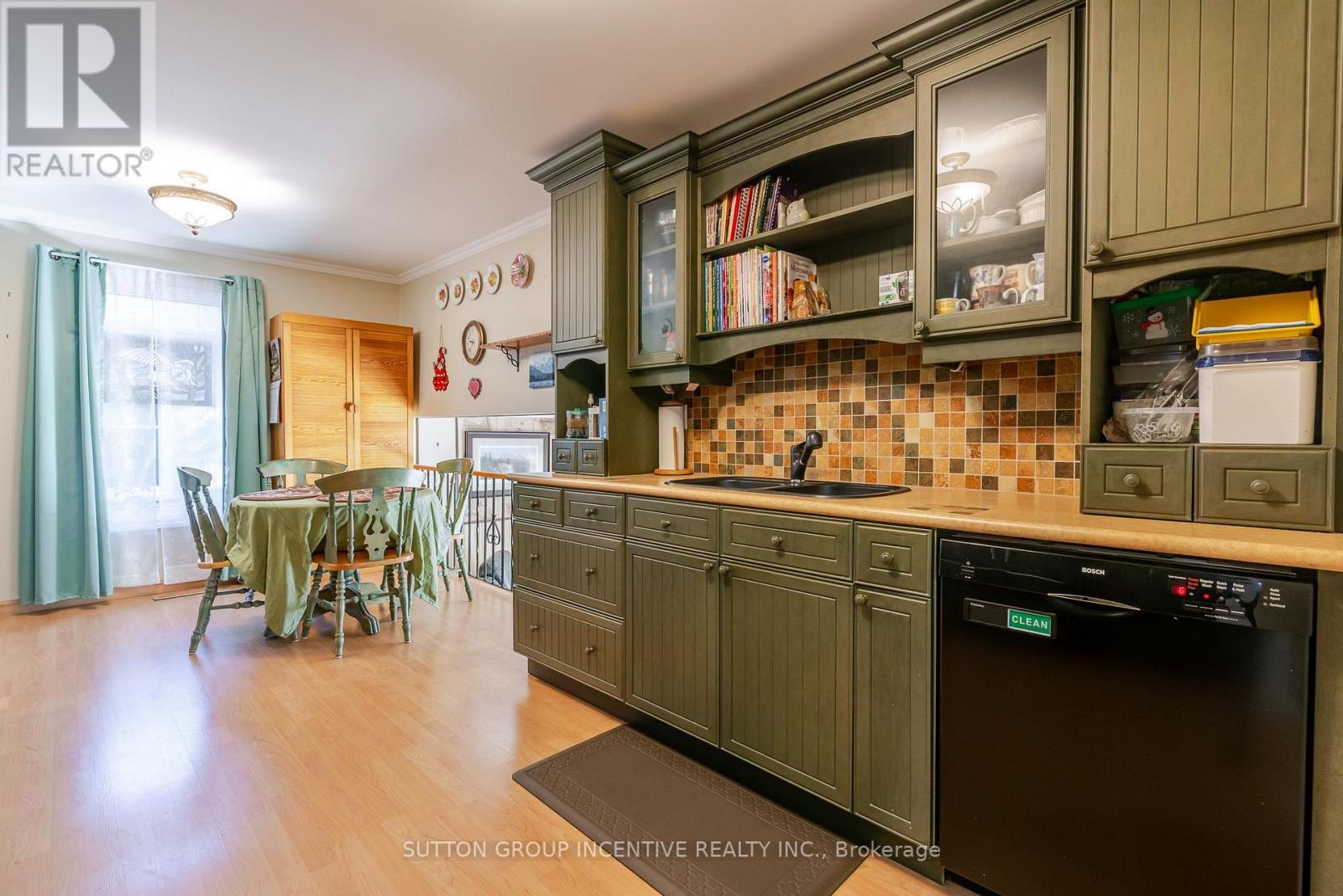 39 Carol Road, Barrie (Allandale Heights), Ontario  L4N 3P6 - Photo 13 - S13755354