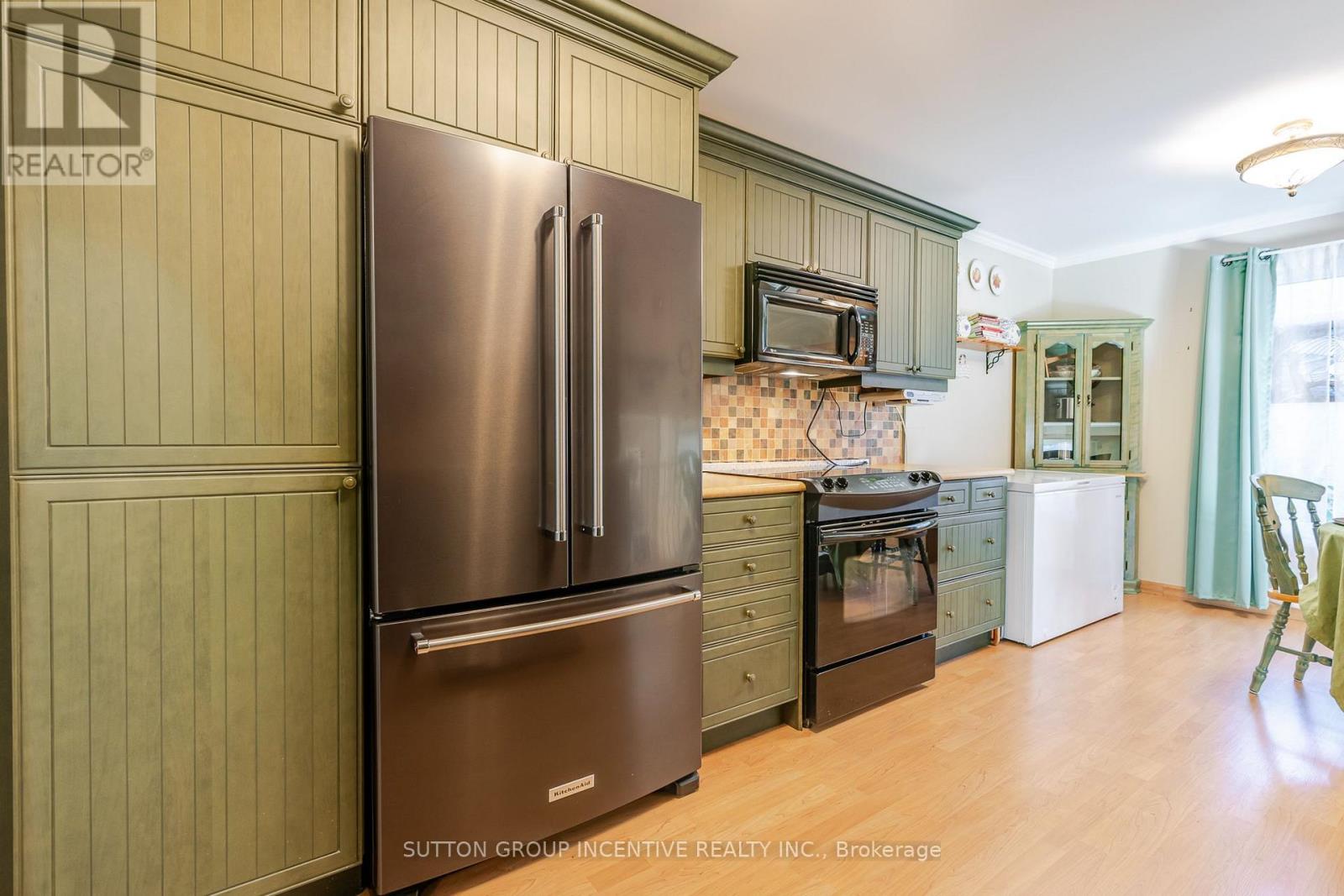 39 Carol Road, Barrie (Allandale Heights), Ontario  L4N 3P6 - Photo 14 - S13755354