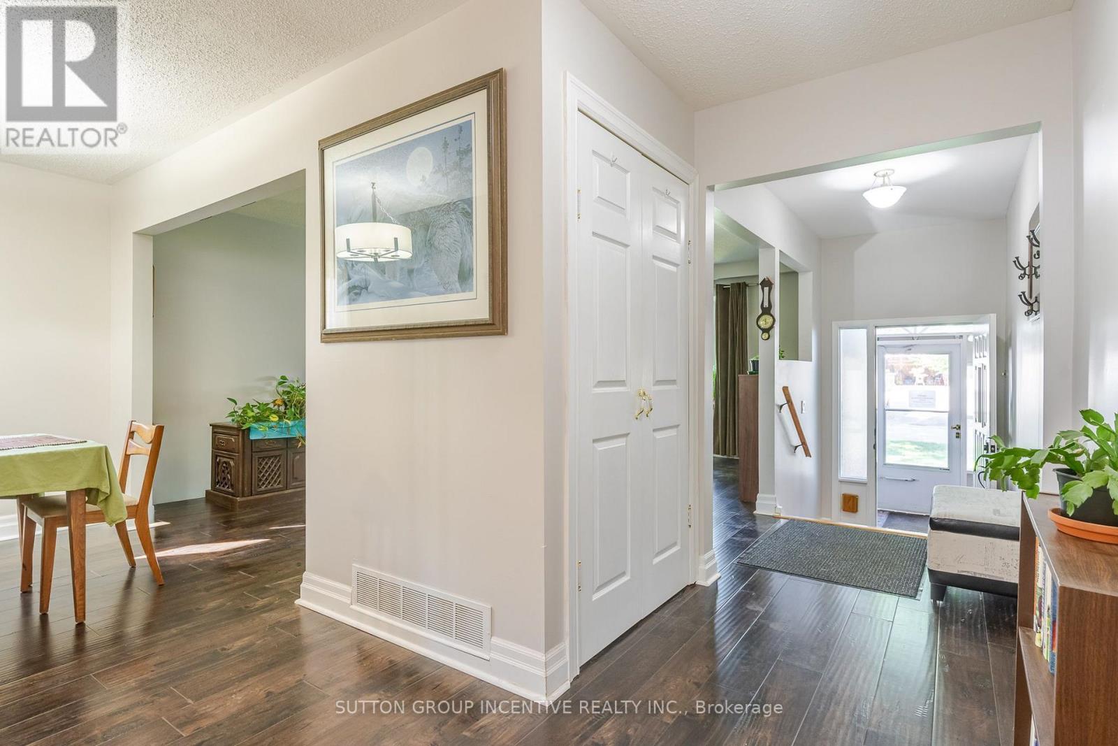 39 Carol Road, Barrie (Allandale Heights), Ontario  L4N 3P6 - Photo 6 - S13755354