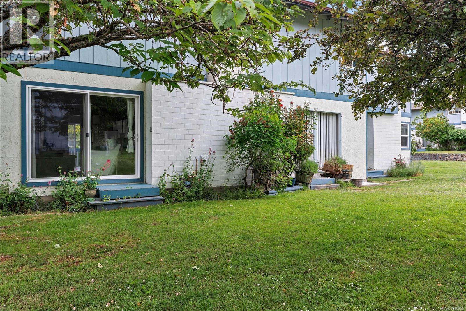 4 3987 Gordon Head Rd, Saanich, British Columbia  V8N 3X5 - Photo 37 - 1048966