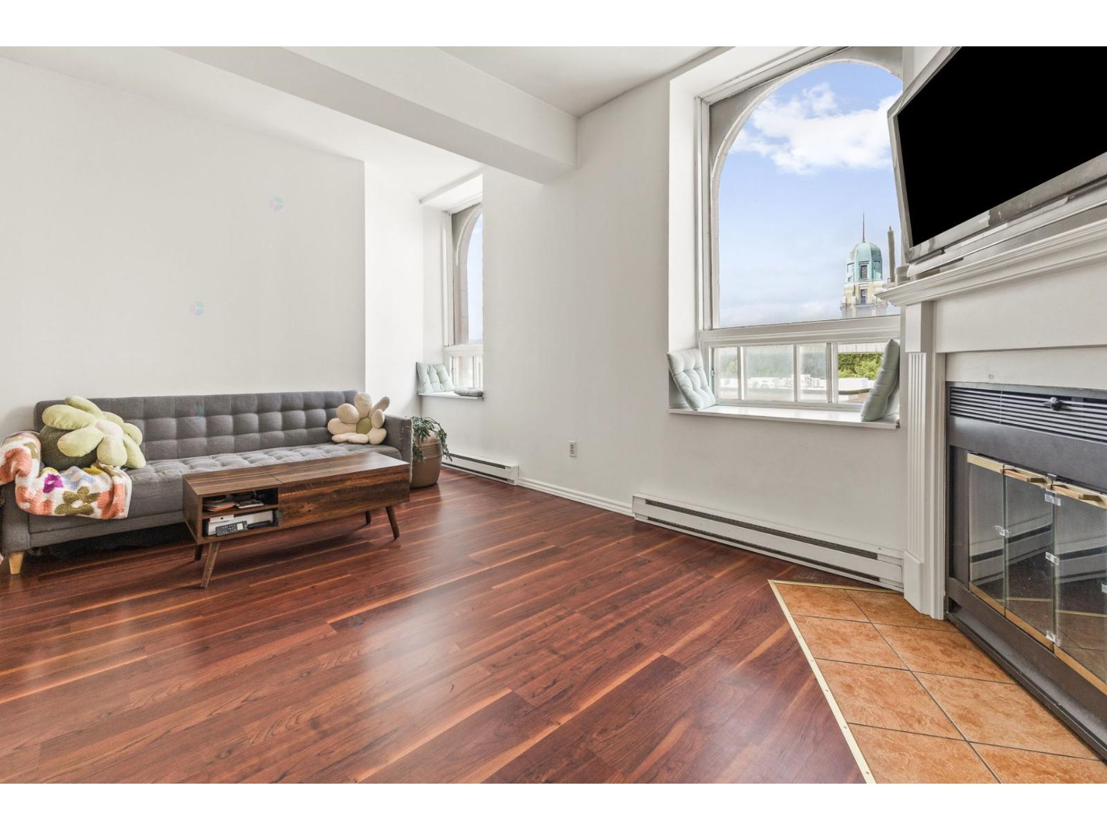 4030 Rue Notre-Dame O.|#301 Montréal (Le Sud-Ouest) Quebec Canada H4C1R1 3