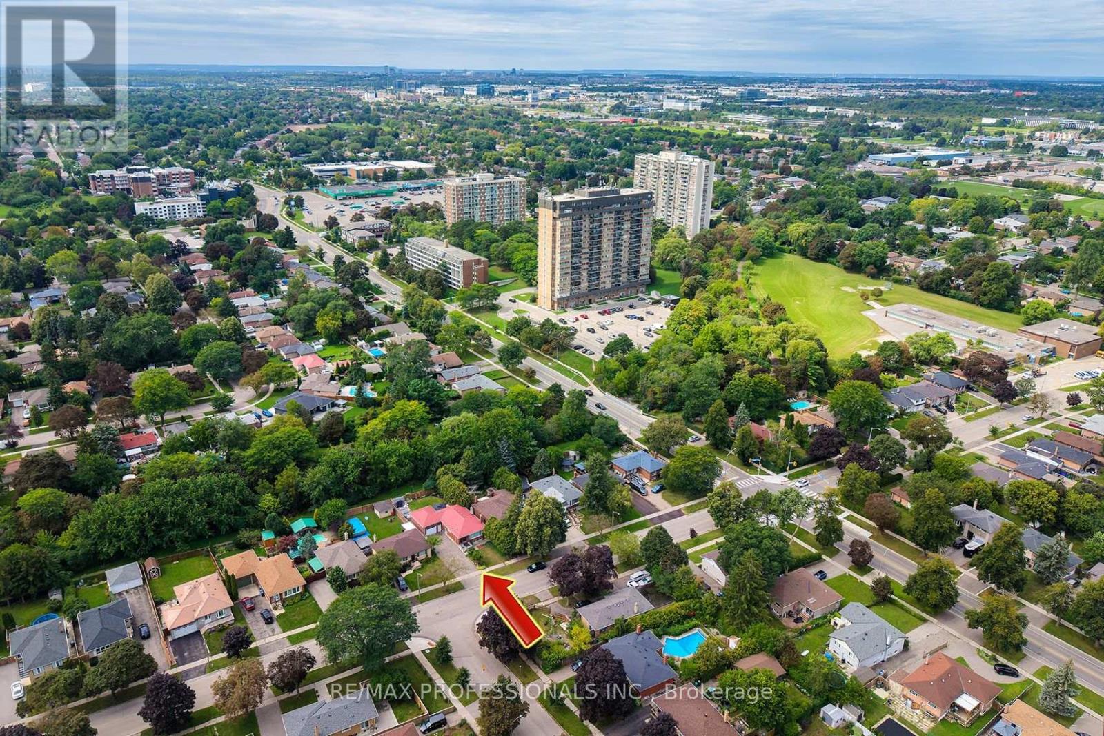 1360 Lewisham Drive, Mississauga, Ontario  L5J 3P9 - Photo 2 - W13755252