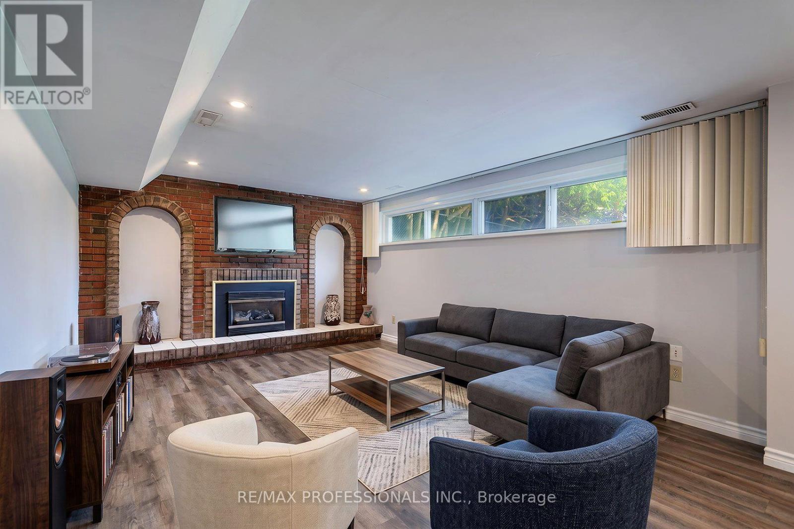 1360 Lewisham Drive, Mississauga, Ontario  L5J 3P9 - Photo 22 - W13755252