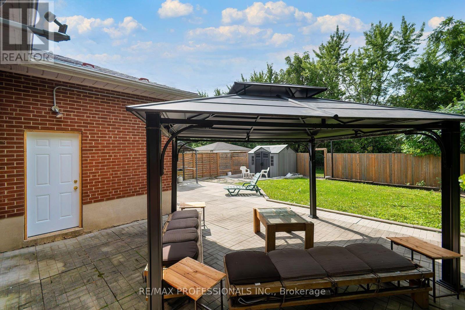 1360 Lewisham Drive, Mississauga, Ontario  L5J 3P9 - Photo 30 - W13755252