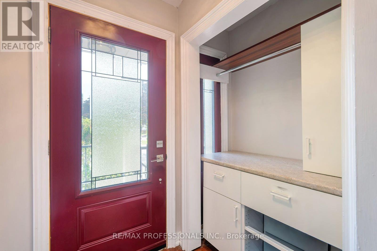 1360 Lewisham Drive, Mississauga, Ontario  L5J 3P9 - Photo 4 - W13755252