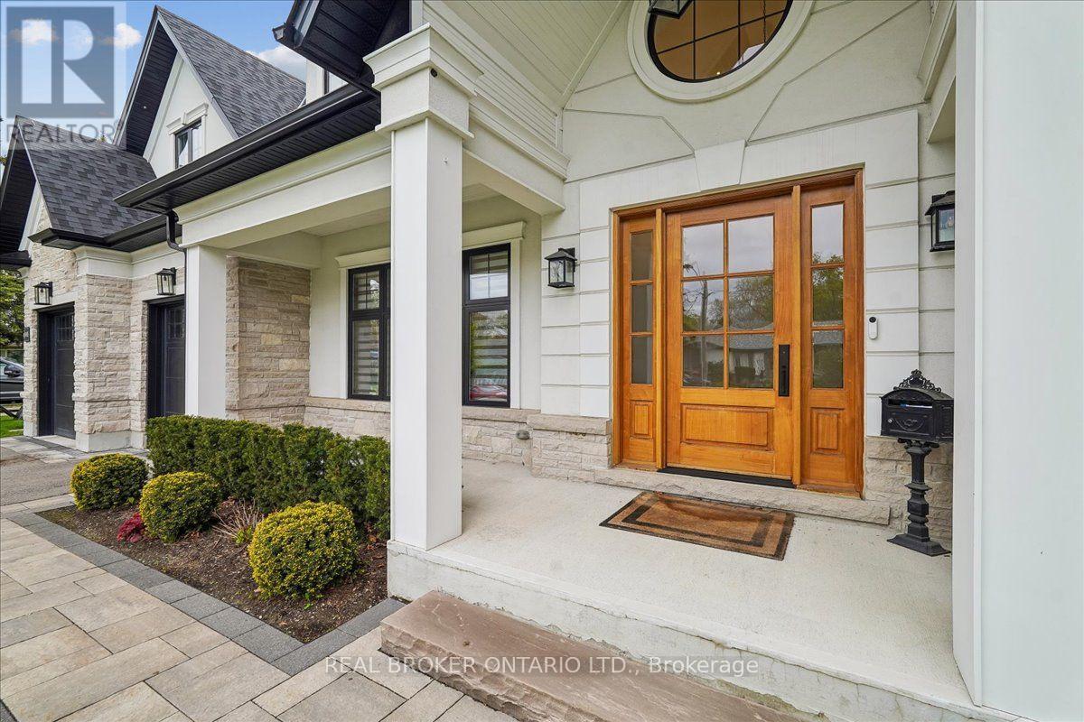 1445 Skyline Drive, Mississauga, Ontario  L5E 2W3 - Photo 2 - W13755330