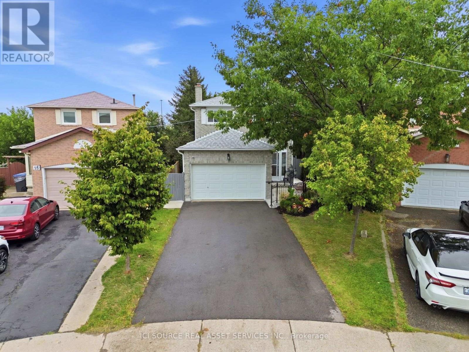 20 Kesteven Crescent, Brampton, Ontario  L6W 4E1 - Photo 2 - W13755336