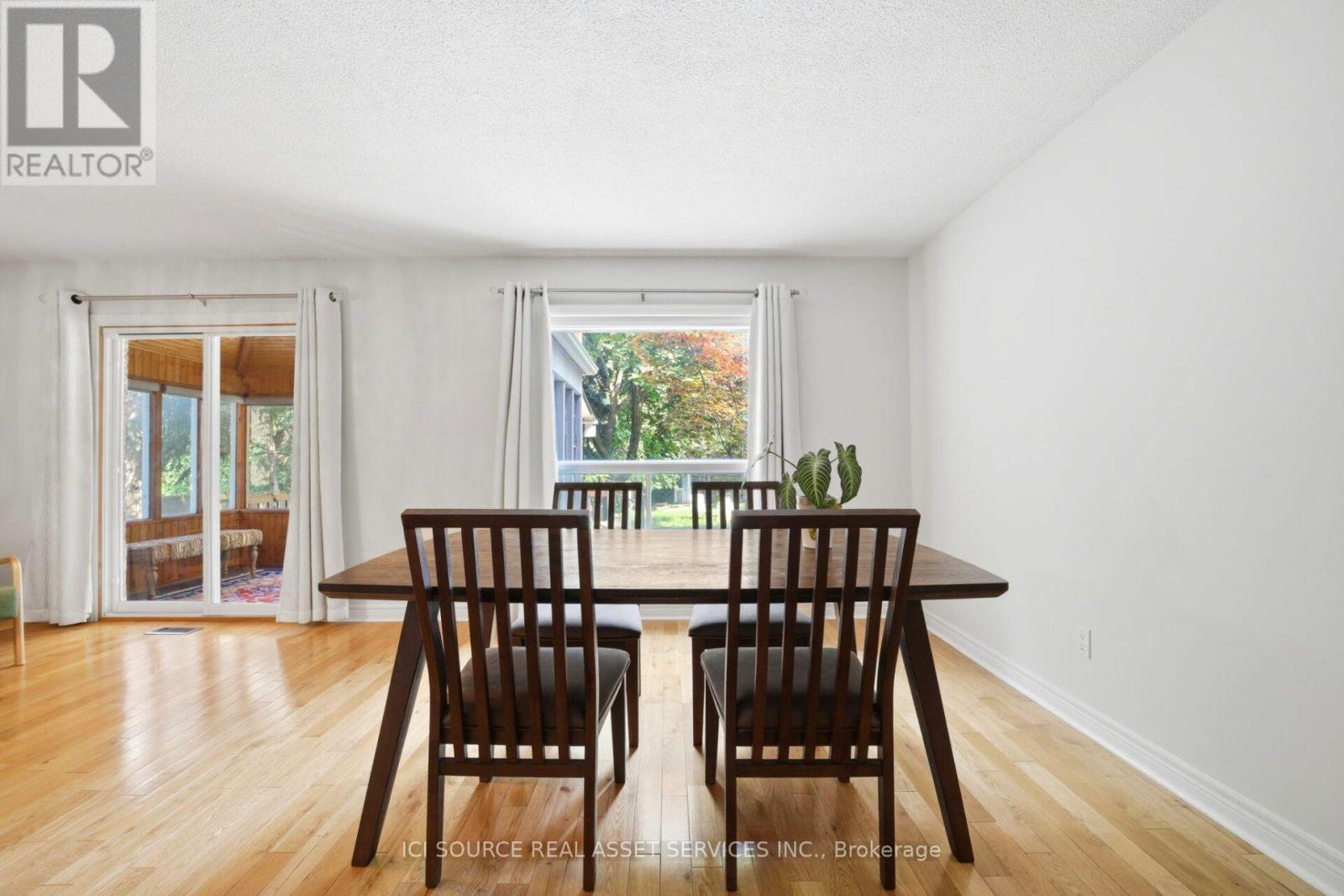 20 Kesteven Crescent, Brampton, Ontario  L6W 4E1 - Photo 8 - W13755336