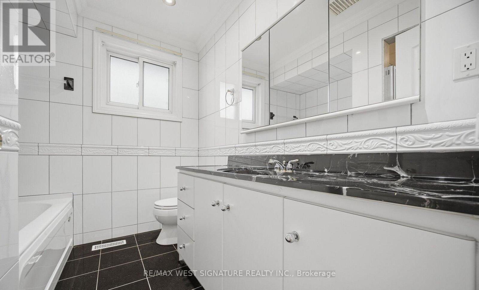 36 Windsor Road, Toronto, Ontario  M9R 3G4 - Photo 13 - W13755364