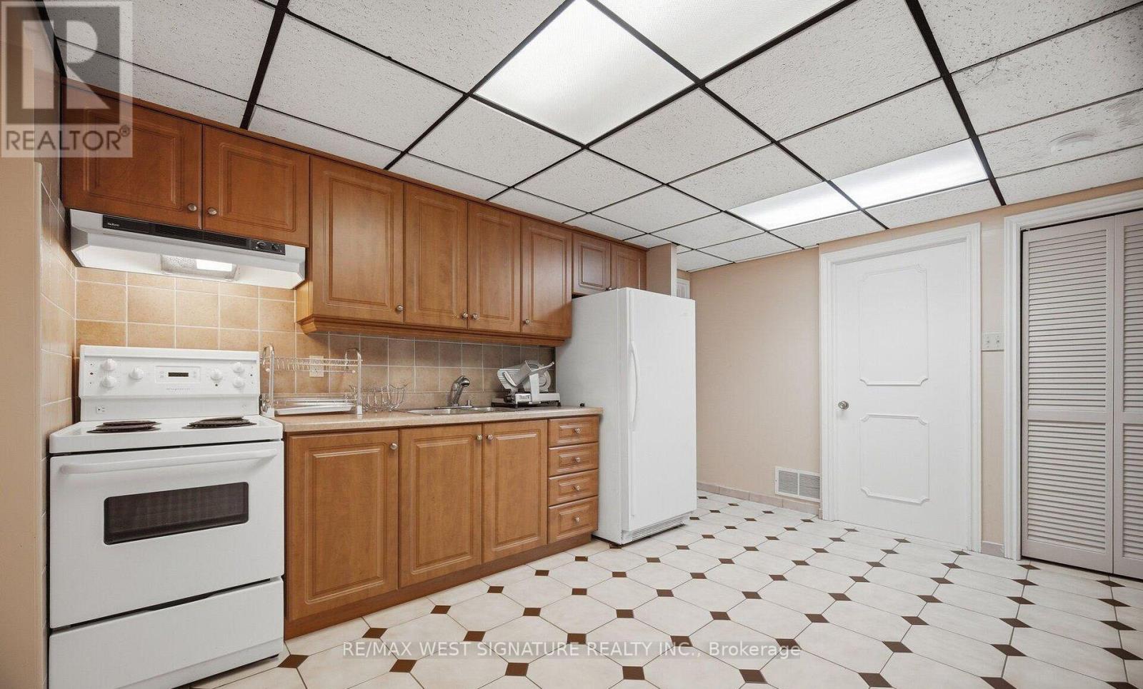 36 Windsor Road, Toronto, Ontario  M9R 3G4 - Photo 26 - W13755364