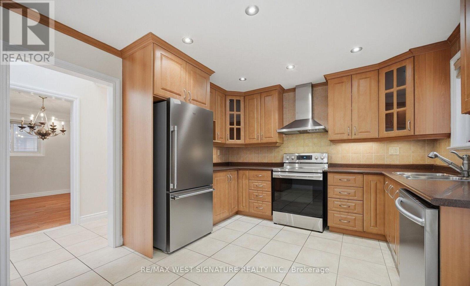 36 Windsor Road, Toronto, Ontario  M9R 3G4 - Photo 6 - W13755364
